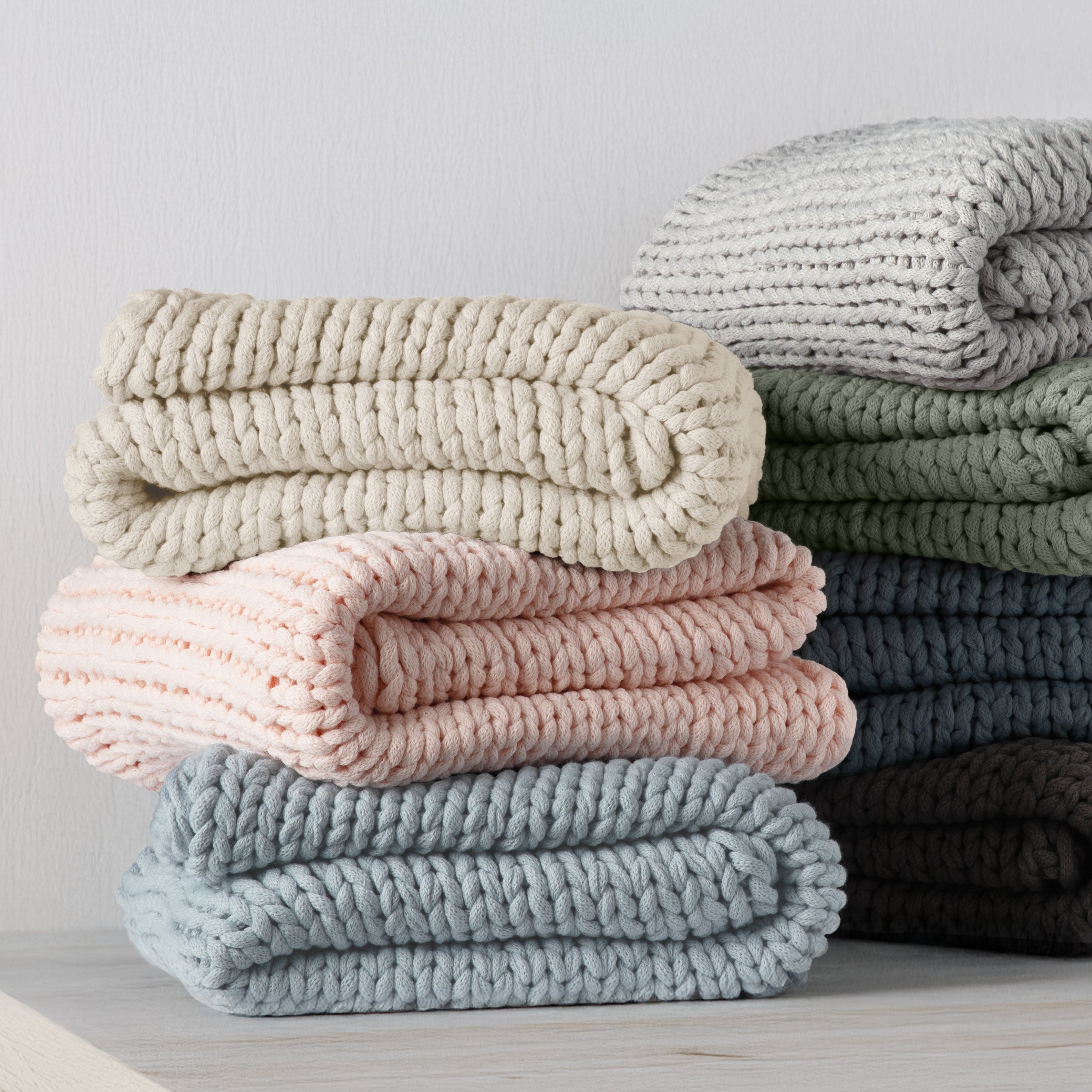 Cozy Chunky Knit Throw Blanket - Soft & Warm Handmade Knit Blanket for Couch, Bed, Sofa - Perfect for Winter, Living Room, Gift Giving