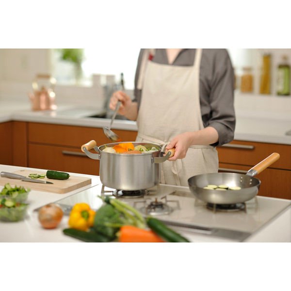 Premium Chitose 6 Quart Stainless Steel Stock Pot with Lid - 5L Small Cooking Pot for Soup, Pasta & Stews - Induction Compatible (IH) for Stovetop & Kitchen Use