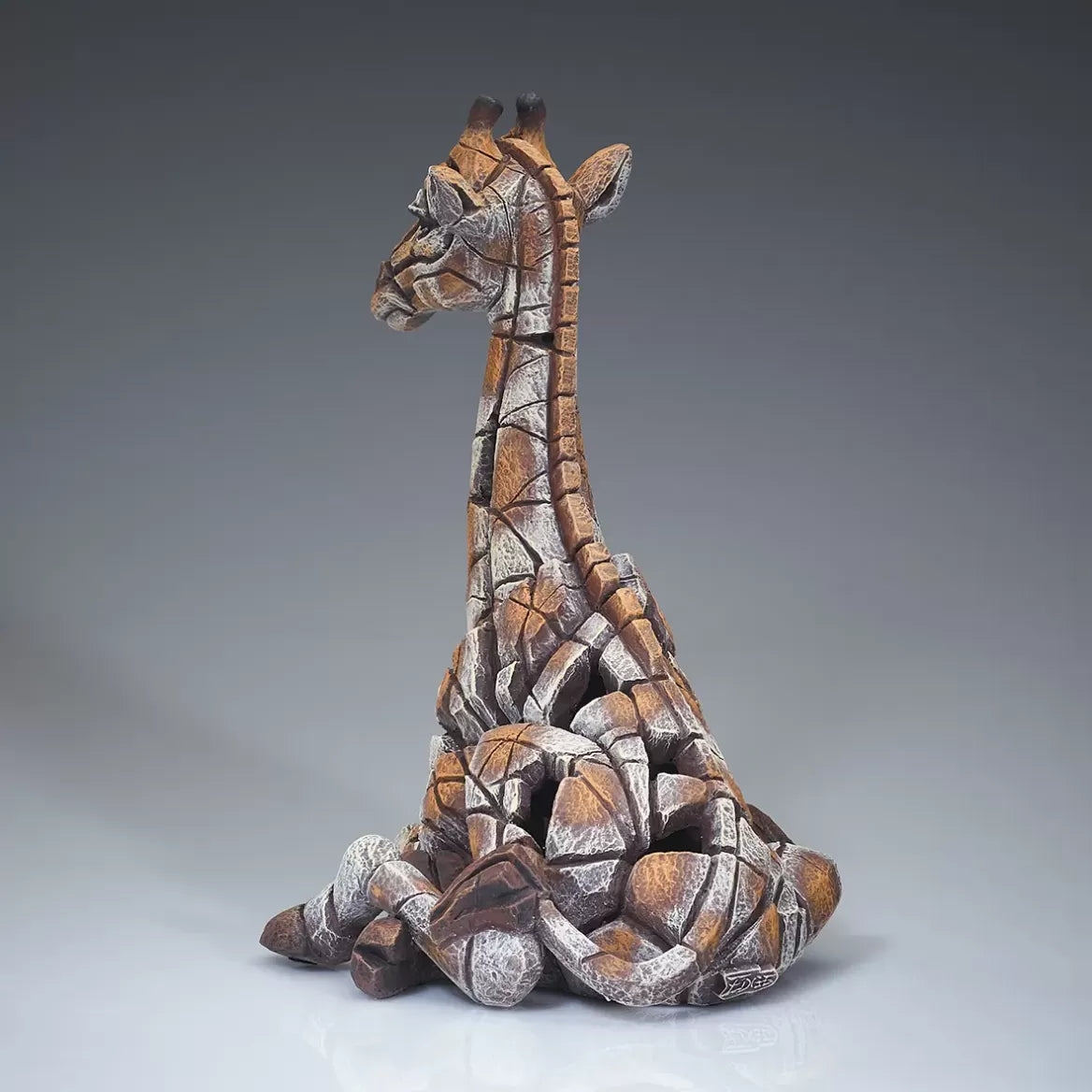 Edge Sculpture Giraffe Calf Statue - Handcrafted Home Decor for Living Room, Office & Garden - Perfect Gift for Animal Lovers & Safari Theme Decor