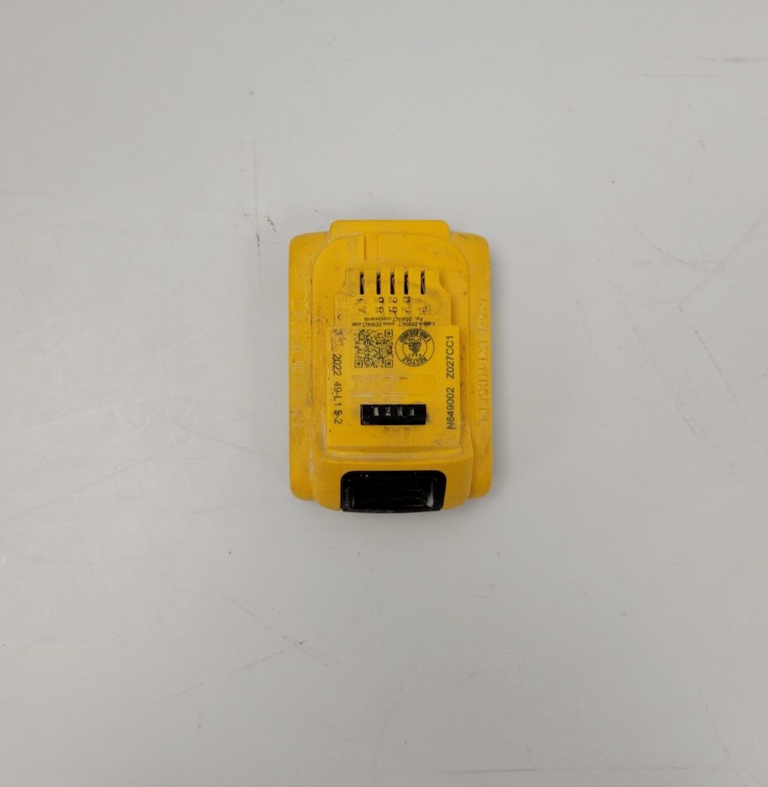 DEWALT DCB203 20V MAX Lithium-Ion Battery Pack (2.0Ah) - Compatible with DEWALT 20V Tools - Perfect for Drills, Saws & Power Tools - Home Improvement & Construction Use