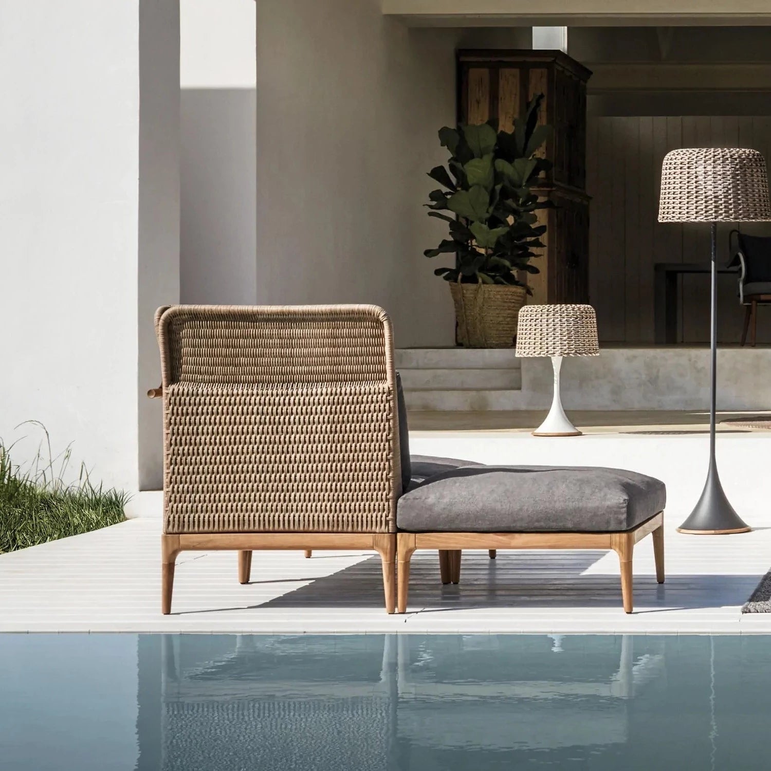 Gloster Lima High Back Right End/Corner Unit - Modern Outdoor Patio Furniture for Garden, Balcony & Poolside Relaxation