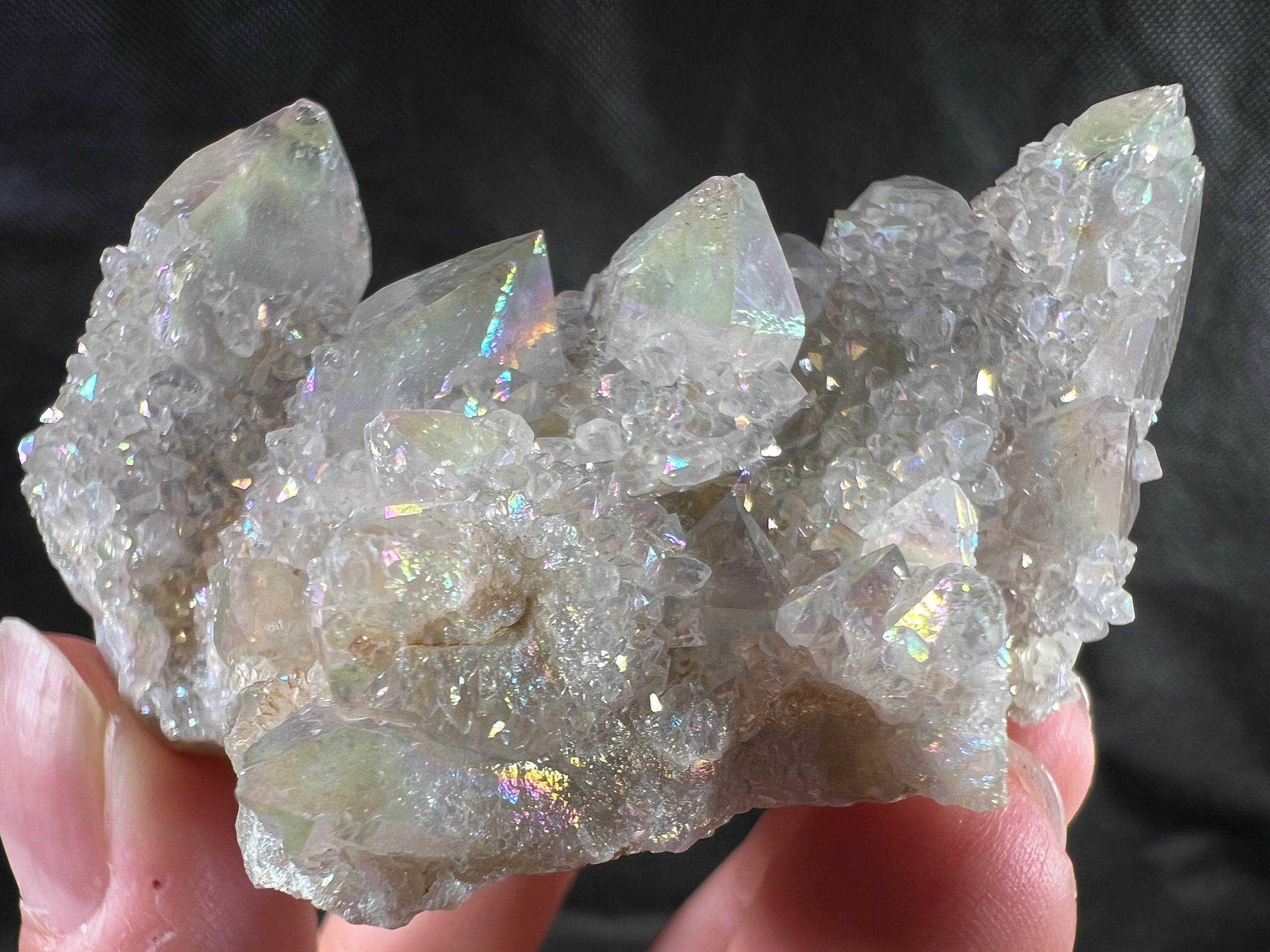 **Angel AURA QUARTZ Crystal Cluster – Rainbow Quartz Crystal for Healing & Meditation, Spirit Quartz Cluster for Home Decor & Spiritual Energy, Natural Crystal Decor (51964) – Perfect for Yoga, Reiki & Feng Shui**