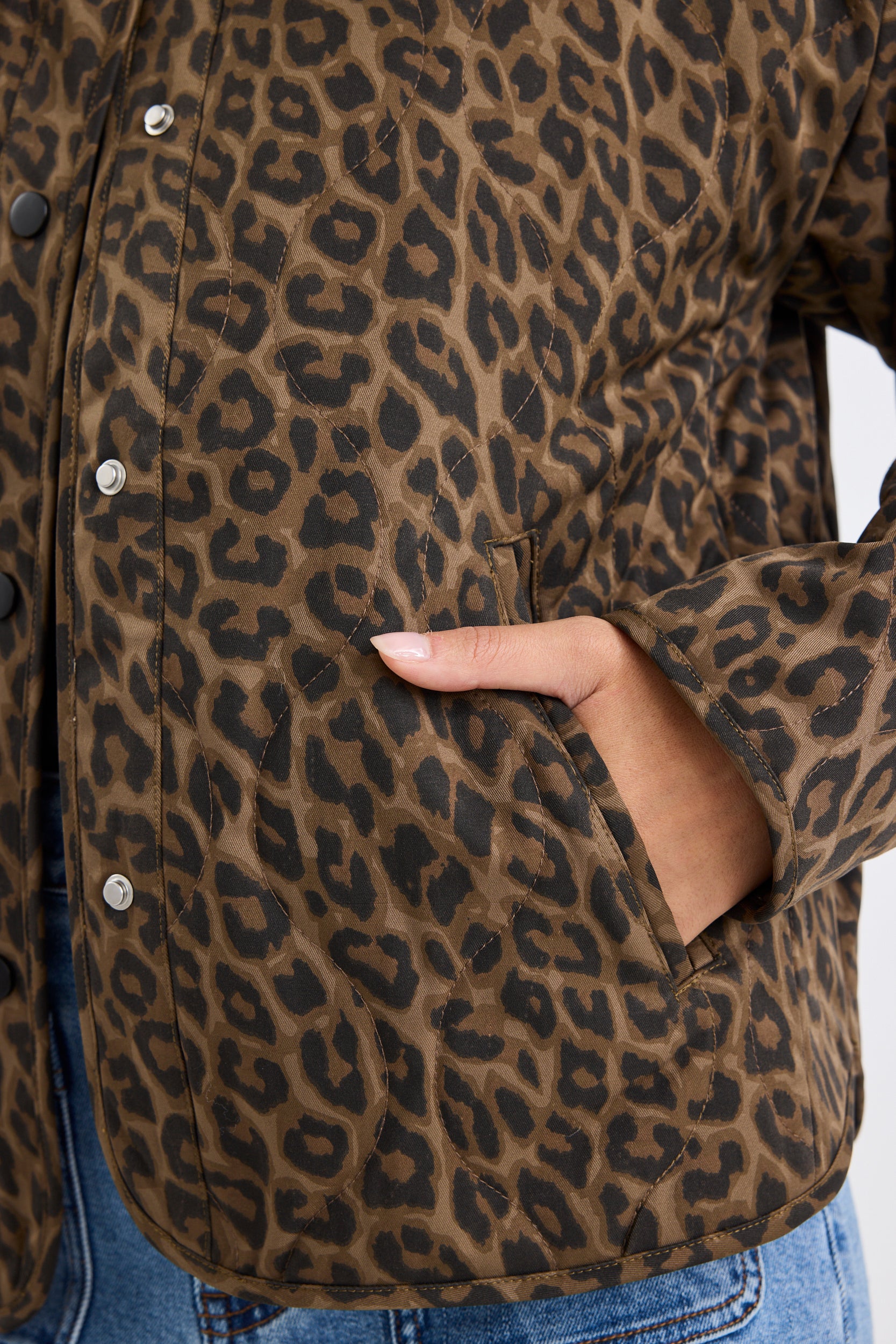 Apex Animal Print Collarless Puffer Jacket for Women - Winter Fashion Outerwear for Casual & Street Style