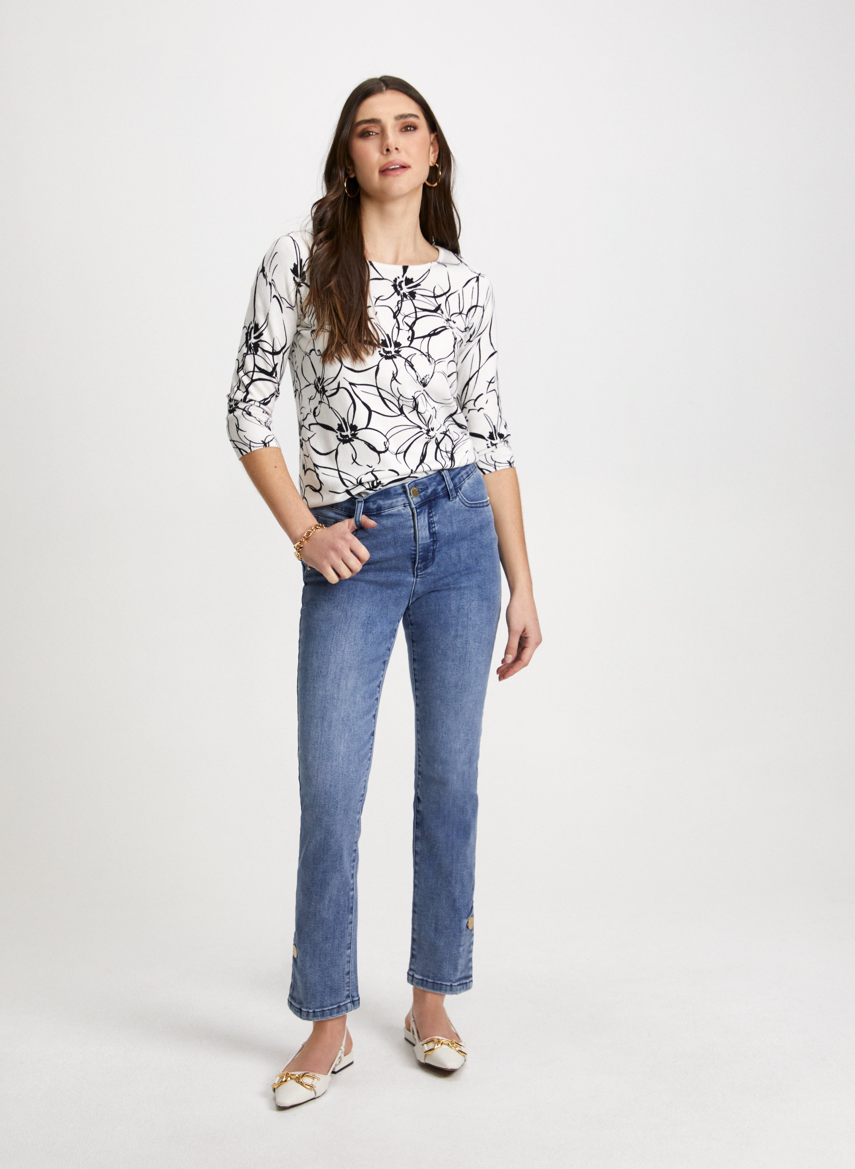 Floral Print Sweater & High Waist Button Hem Jeans for Women | Boho Chic Outfit | Perfect for Spring Outings & Date Nights