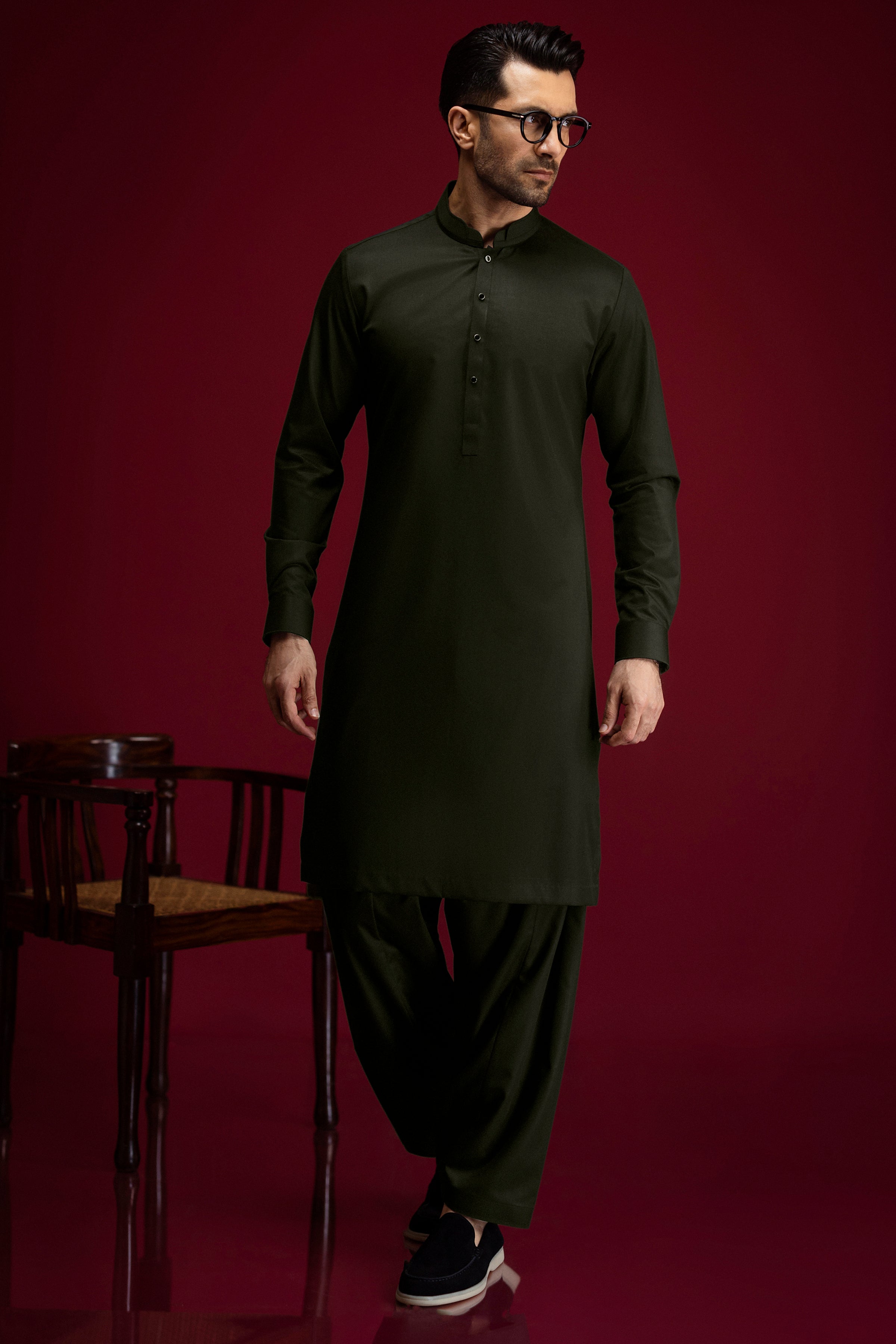 Stylish Blended Green Shalwar Kameez Outfit for Women - Traditional Pakistani Dress for Cast & Crew - Perfect for Weddings, Festivals & Cultural Events