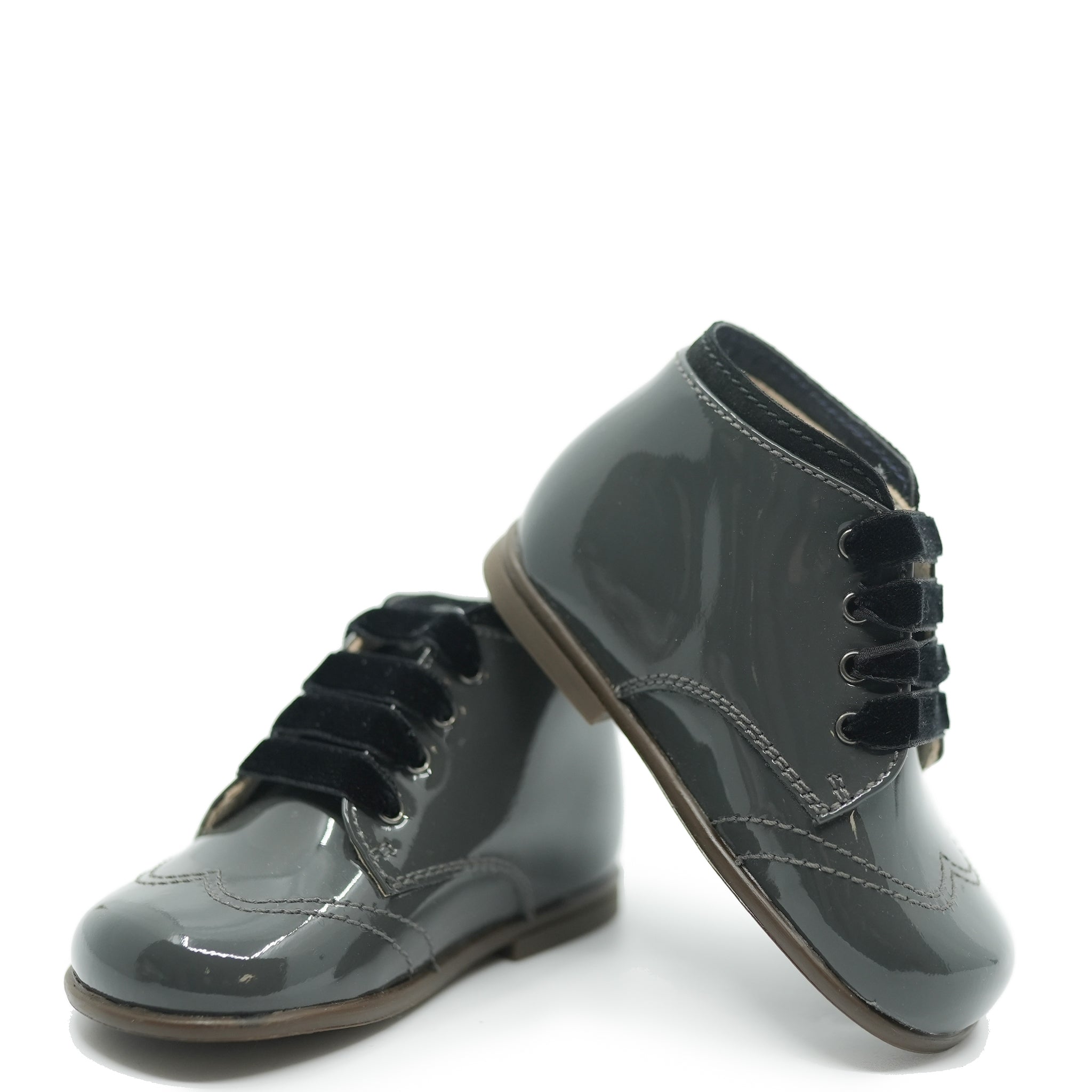 Beberlis Gray Patent Wingtip Baby Booties – Stylish & Comfortable First Walking Shoes for Infants & Toddlers – Perfect for Special Occasions, Photo Shoots & Everyday Wear