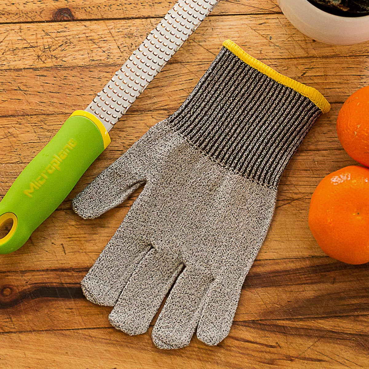 Cut Resistant Kids Gloves - Microplane Safety Gloves for Children - Durable & Comfortable Protective Gloves for Cooking, Crafting & Outdoor Activities