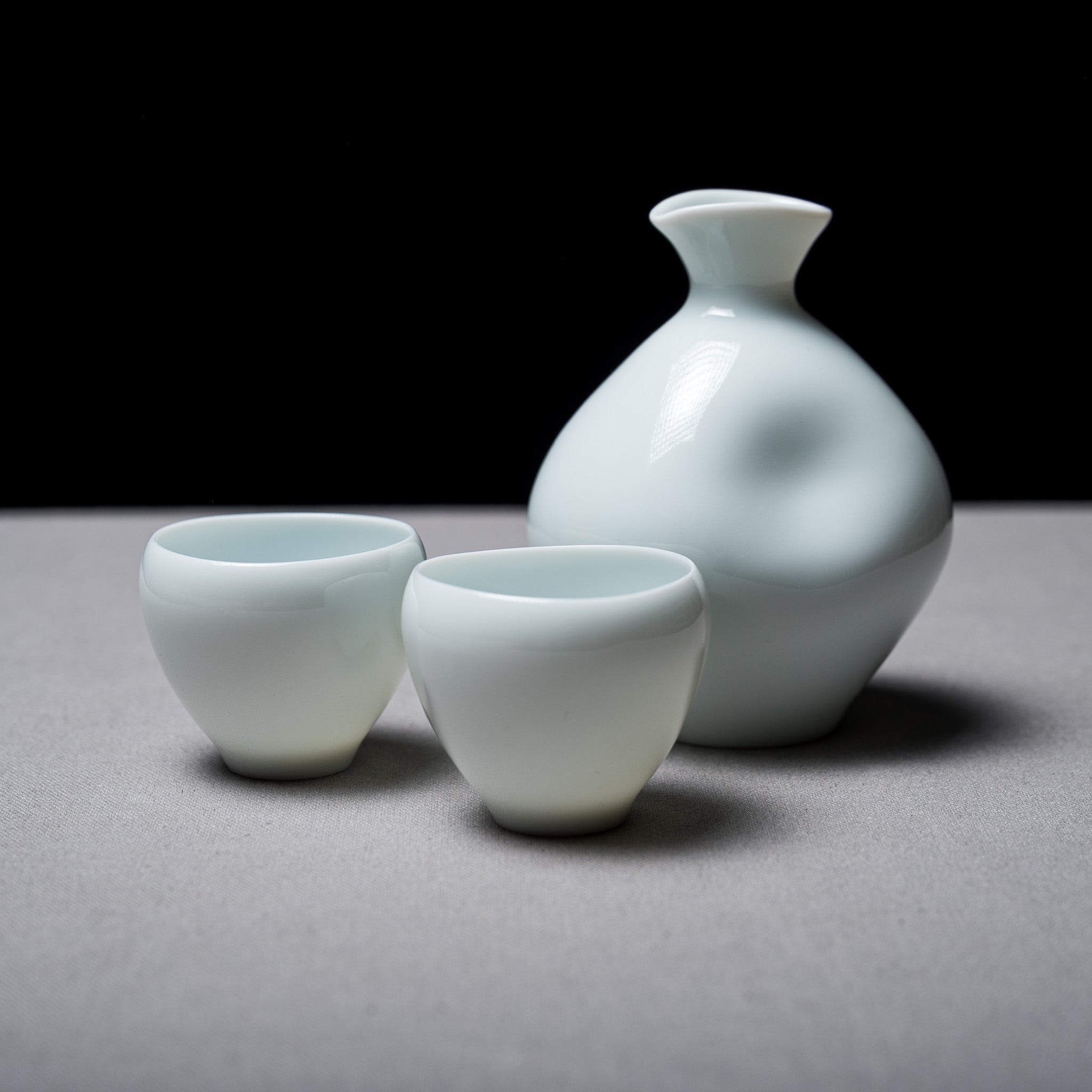 Premium Japanese Sake Set - Pale Blue Ceramic Sake Bottle & Cups, Traditional Sou Sou Sake Ware for Authentic Japanese Dining Experience | Perfect for Sushi Nights, Asian Cuisine & Gift Giving