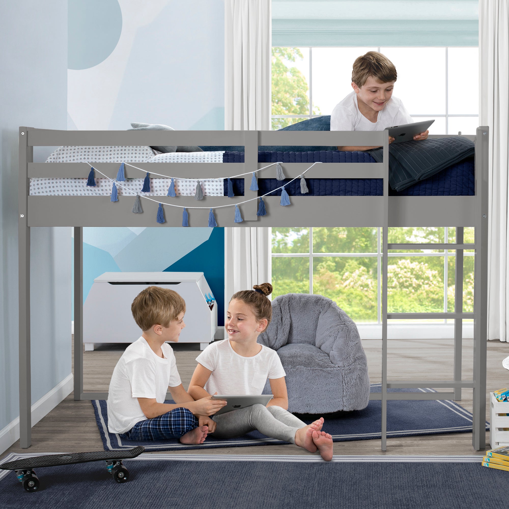 Space-Saving Twin Loft Bed with Safety Guardrail & Sturdy Ladder - Perfect for Kids' Bedrooms, Dorm Rooms & Small Apartments