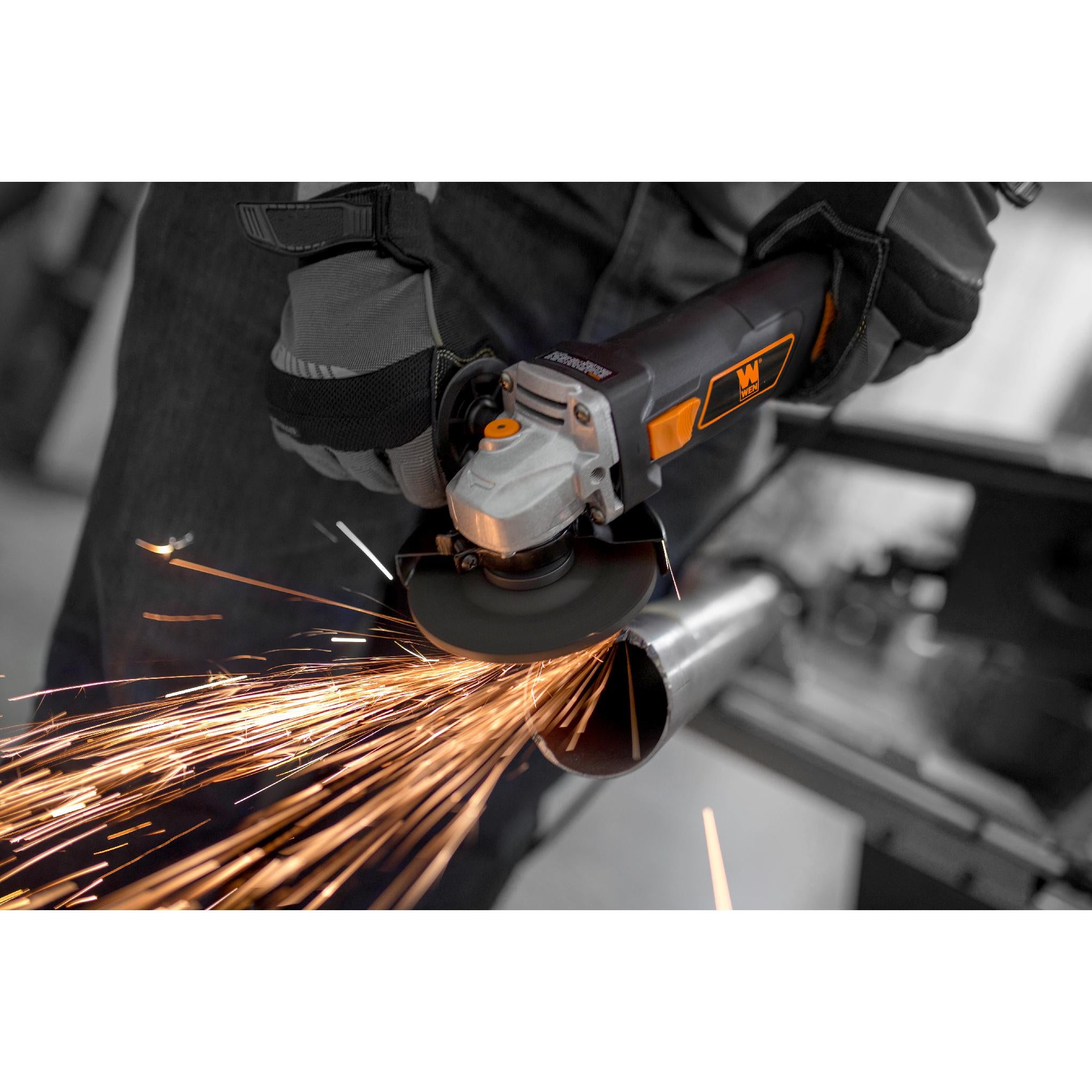 WEN 944 4-1/2 Inch 7 Amp Angle Grinder - Powerful Electric Grinding Tool for Metal, Wood & Concrete Cutting - Perfect for DIY Projects & Professional Construction Work