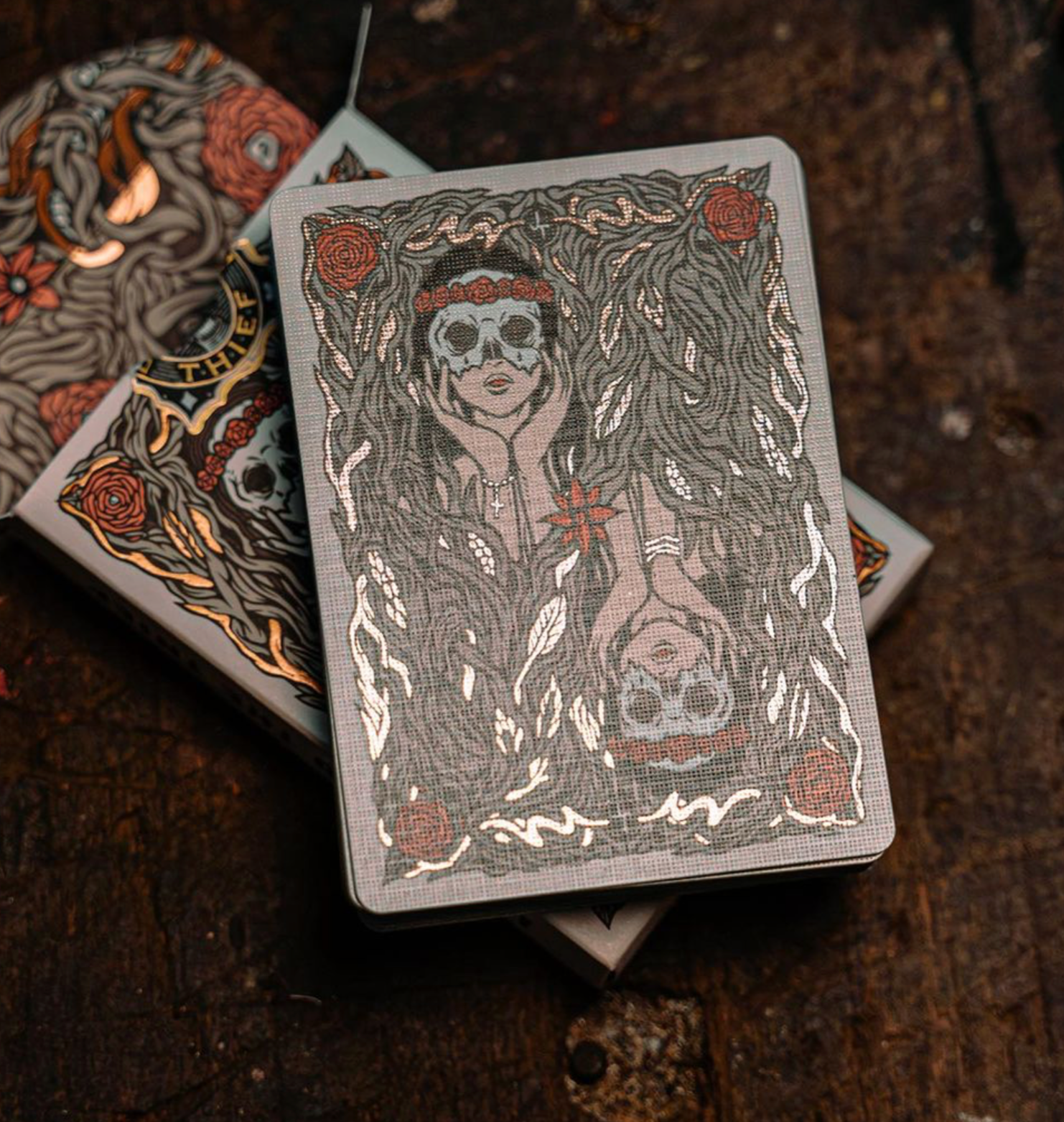 Premium Cold Foil Playing Cards - Elegant Design for Poker, Magic Tricks & Cardistry - Perfect for Game Nights, Collectors & Professional Performers