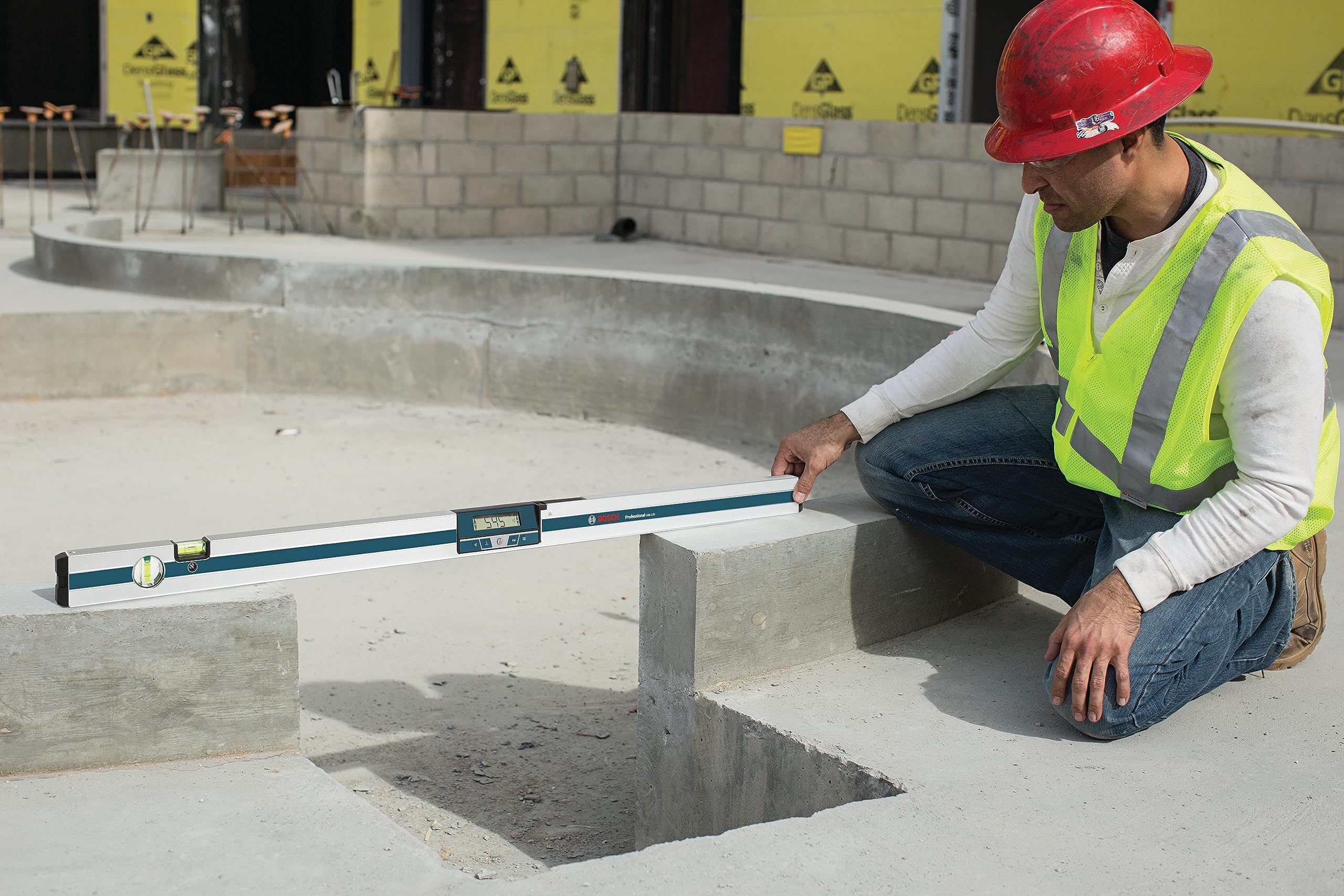 BOSCH GIM 120 48-Inch Digital Level - Professional Electronic Angle Finder for Construction, Woodworking & DIY Projects