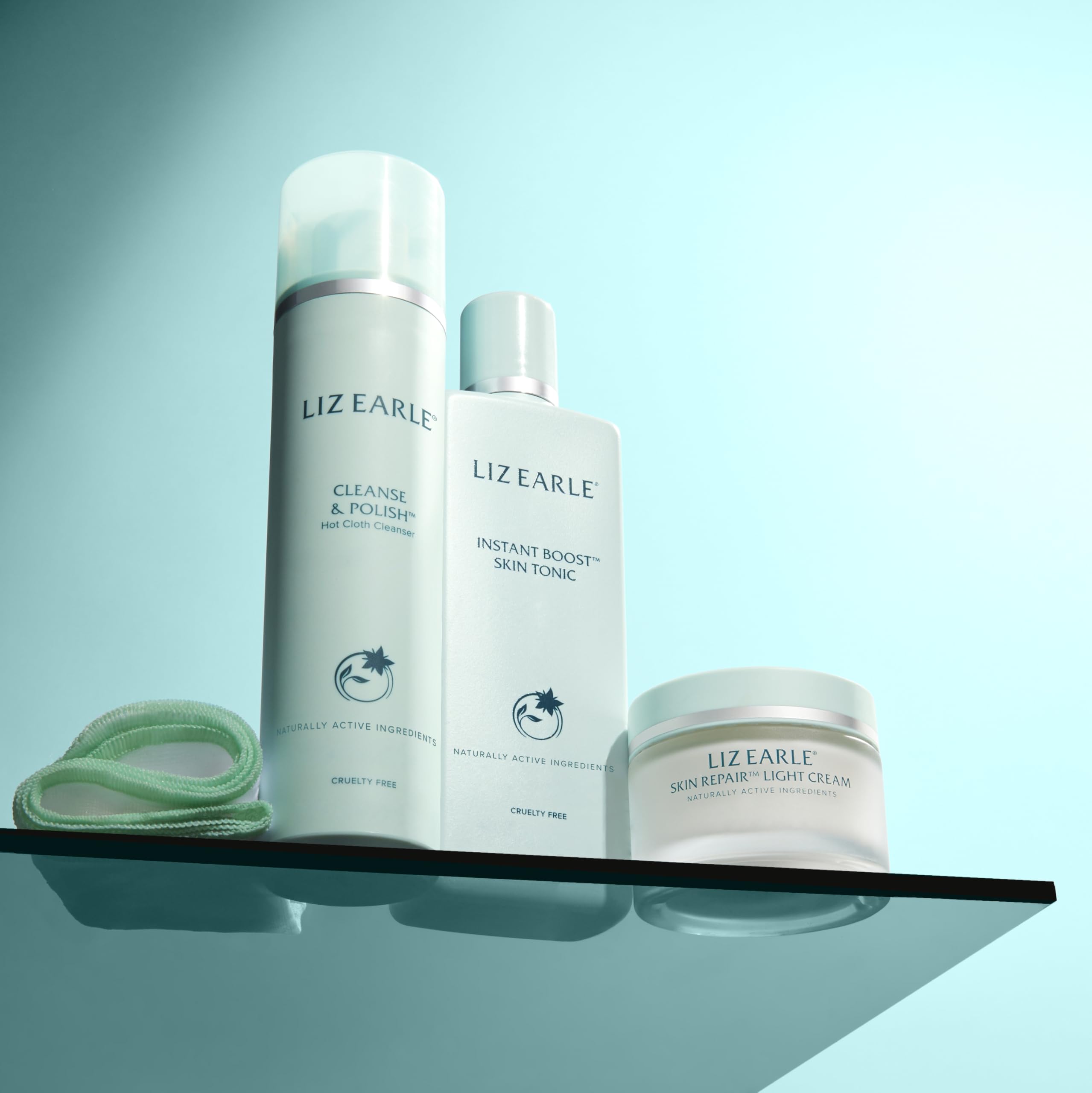 Liz Earle Cleanse & Polish Hot Cloth Face Wash - Gentle Facial Cleanser & Exfoliating Cotton Cloth - Hydrating & Brightening Skincare for Dry & Sensitive Skin - Perfect for Daily Cleansing & Spa-Like Treatment (100ml)