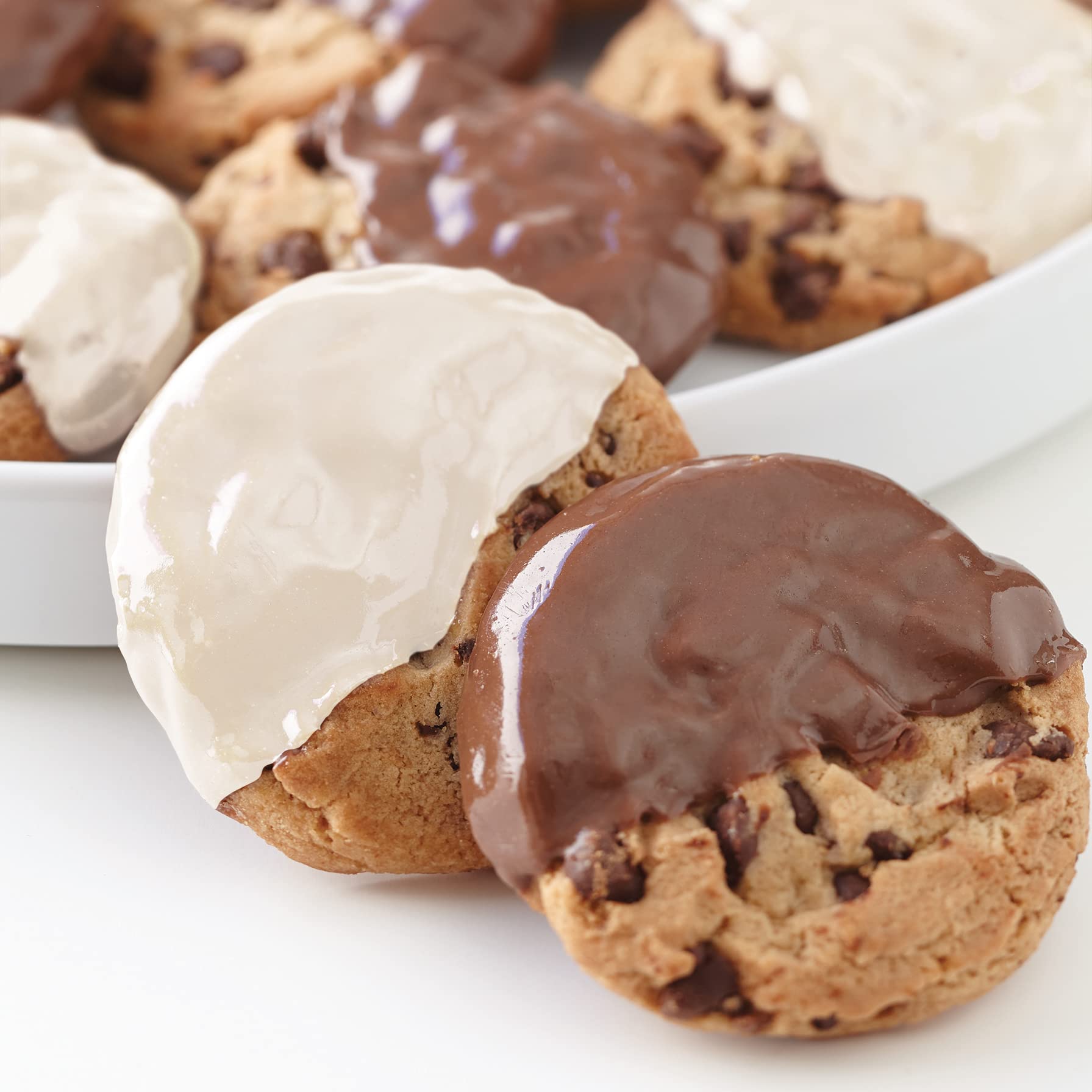 Wilton Candy Melts Candy and Chocolate Melting Pot - 2.5 Cups Capacity with Full & Divided Plastic Inserts for Cake Decorating, Candy Making, and Chocolate Dipping