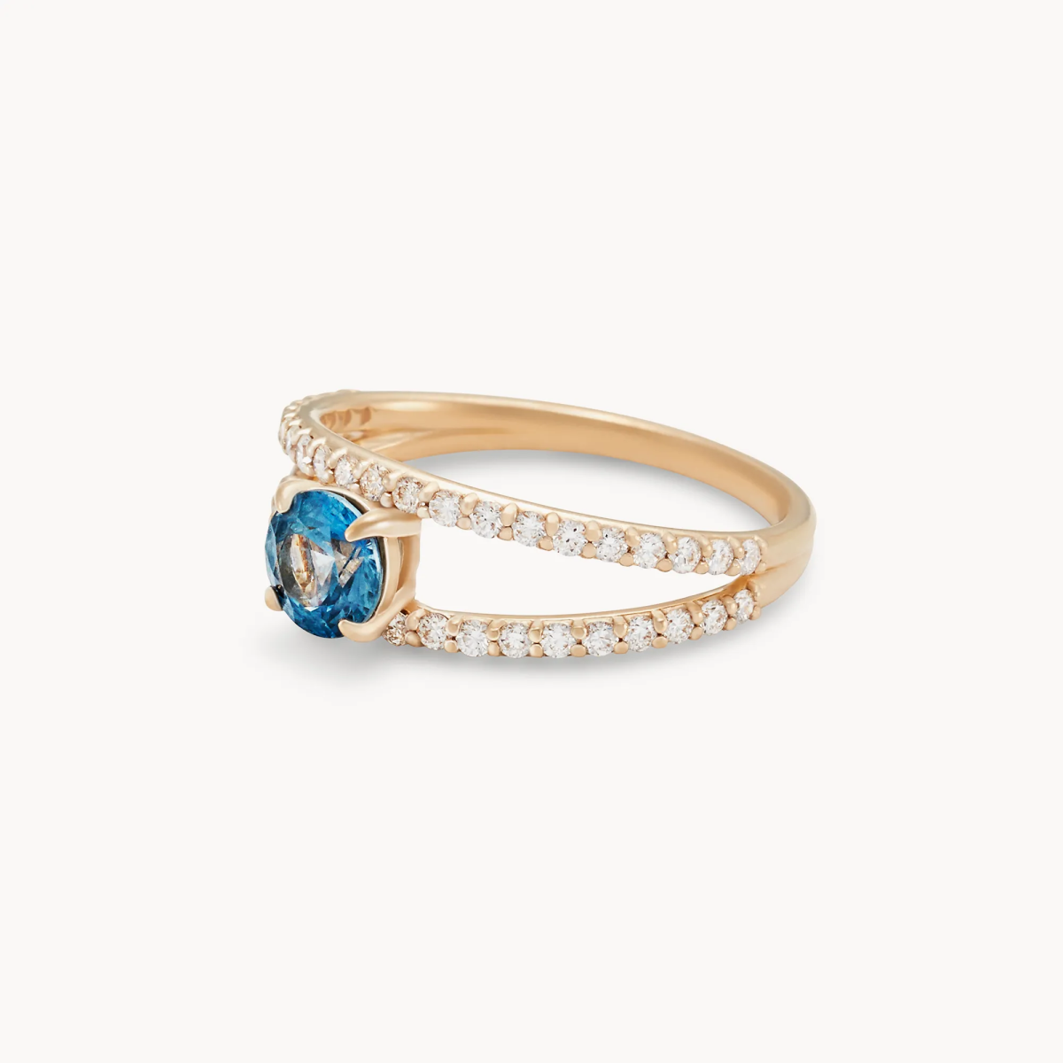 Starry Eyes Unique Round Blue Sapphire Ring – Perfect for Engagements, Anniversaries & Special Occasions