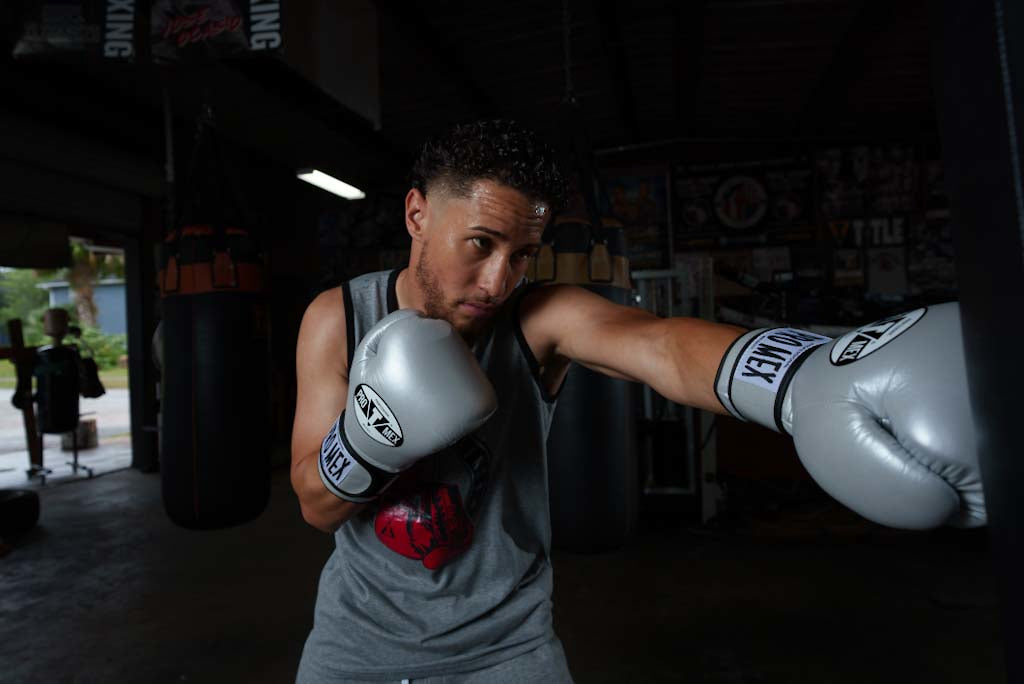 Pro Mex Professional Training Boxing Gloves 3.0 - Premium Leather Punching Mitts for MMA, Kickboxing & Fitness Training - Ideal for Gym, Home Workouts & Sparring Sessions