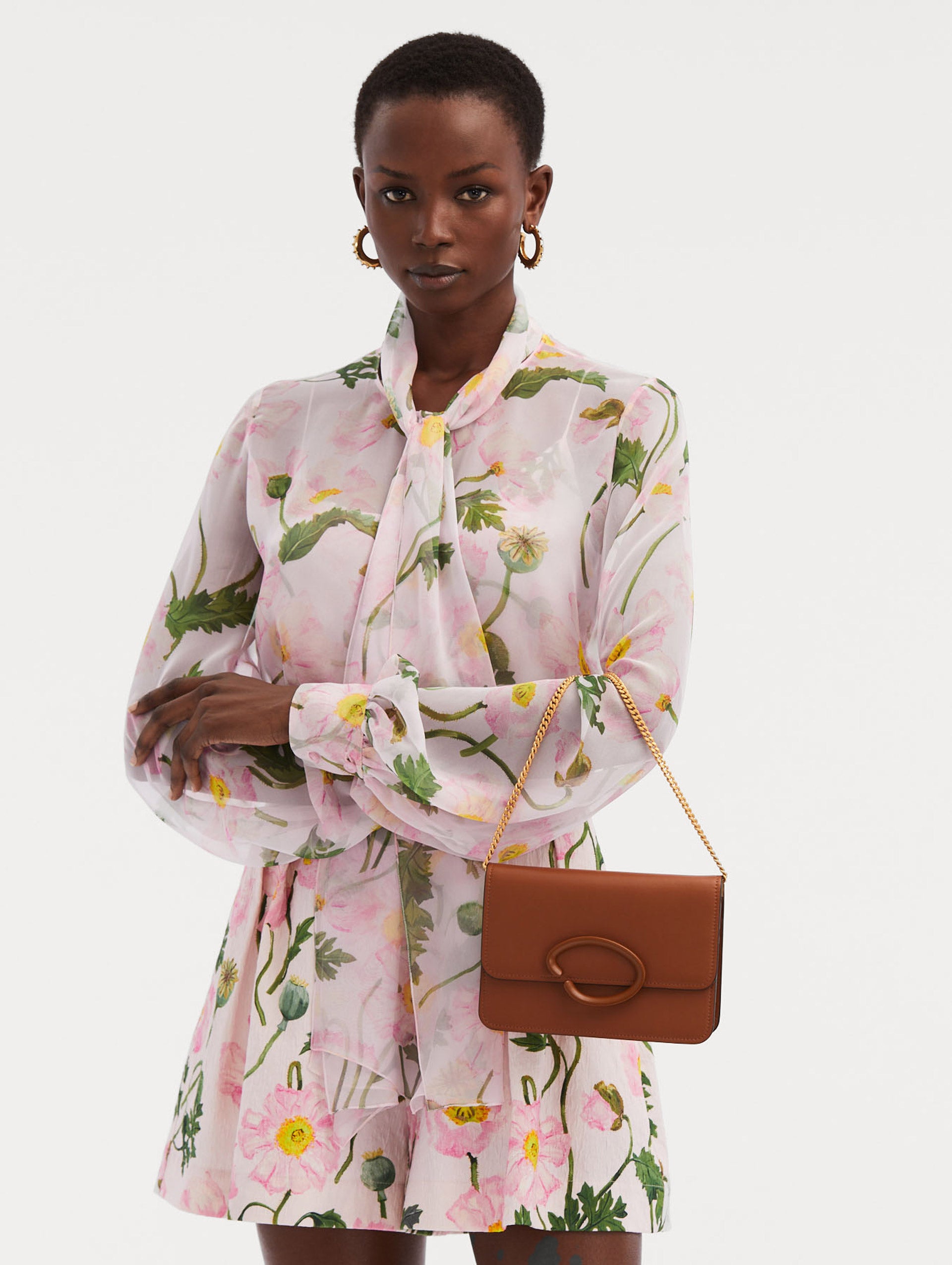 Original Title: O Pochette 24Sh562Clf Cog   Optimized Title: Stylish O Pochette 24Sh562Clf Cog Handbag - Perfect for Daily Use, Work, and Evening Events