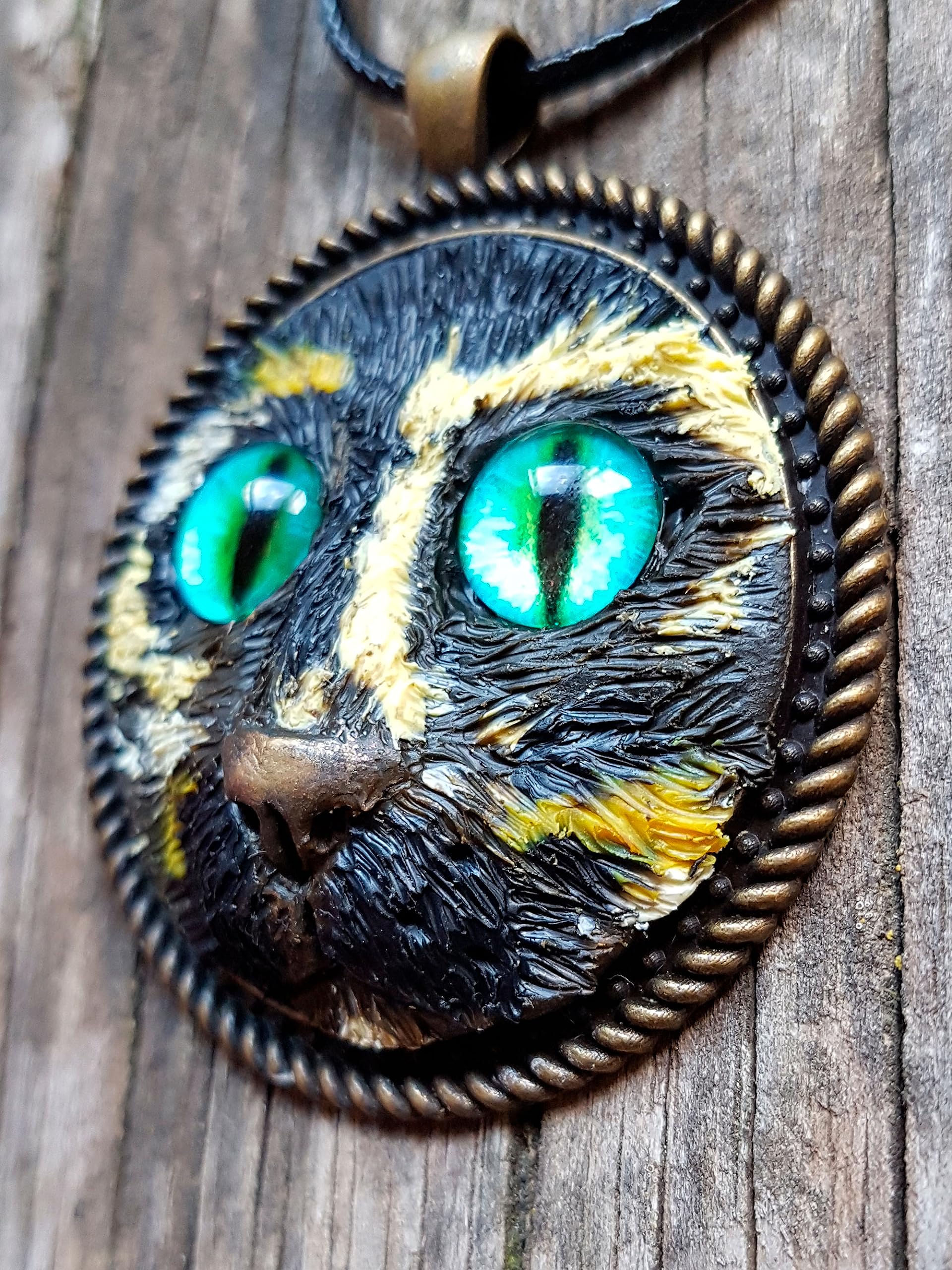 Elegant Tortoiseshell Cat Pendant Necklace - Handmade Cat Amulet Jewelry for Women, Unique Birthday Gift for Cat Lovers - Perfect for Everyday Wear, Special Occasions & Cat-Themed Parties