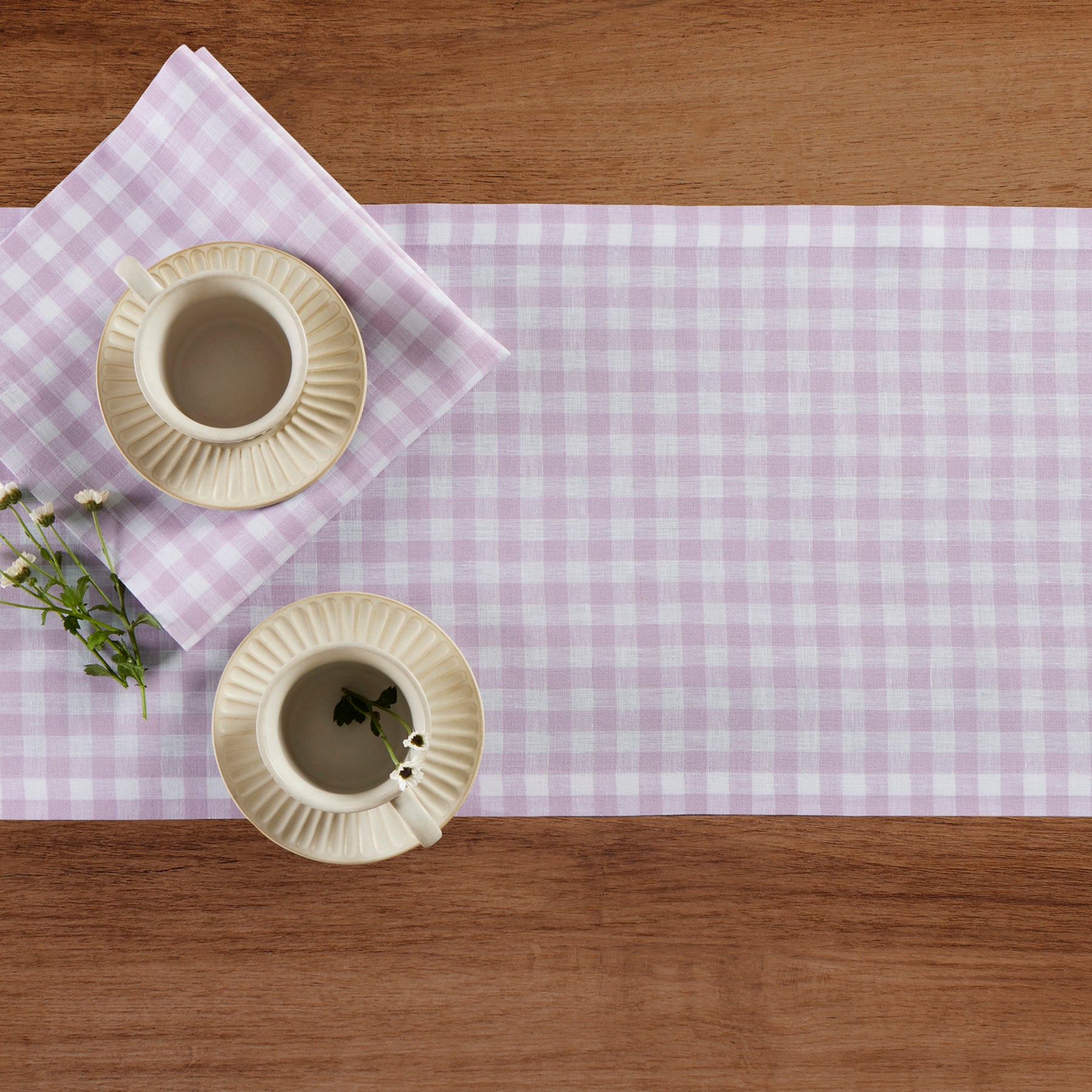 Stylish Gingham Table Runner for Dining Room Decor - Perfect for Farmhouse, Rustic, and Country Style Tables