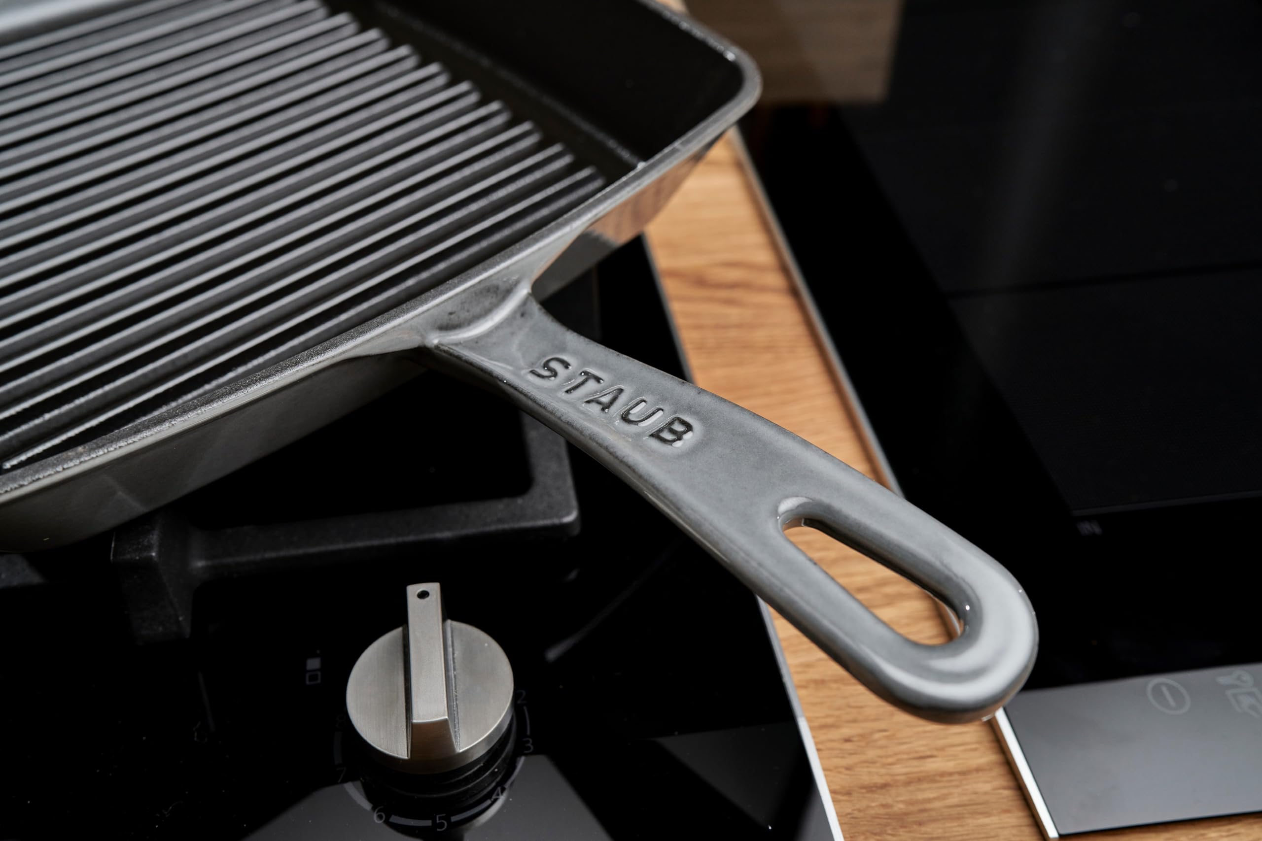 Staub 12-Inch Square Cast Iron Grill Pan - Premium Graphite Grey, Made in France | Perfect for Indoor & Outdoor Grilling, BBQ, Steaks, Burgers & More