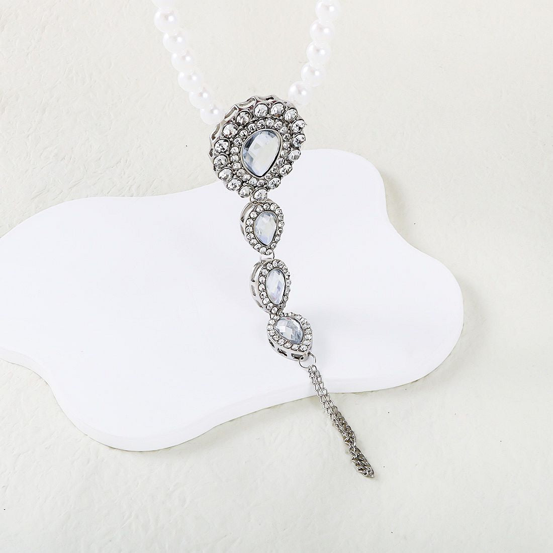 Bohemian Rhinestone Pearl Anklet Chain Bracelet Toe Ring Jewelry for Women | D0571 | Perfect for Beach, Summer Outfits and Boho Fashion Accessories