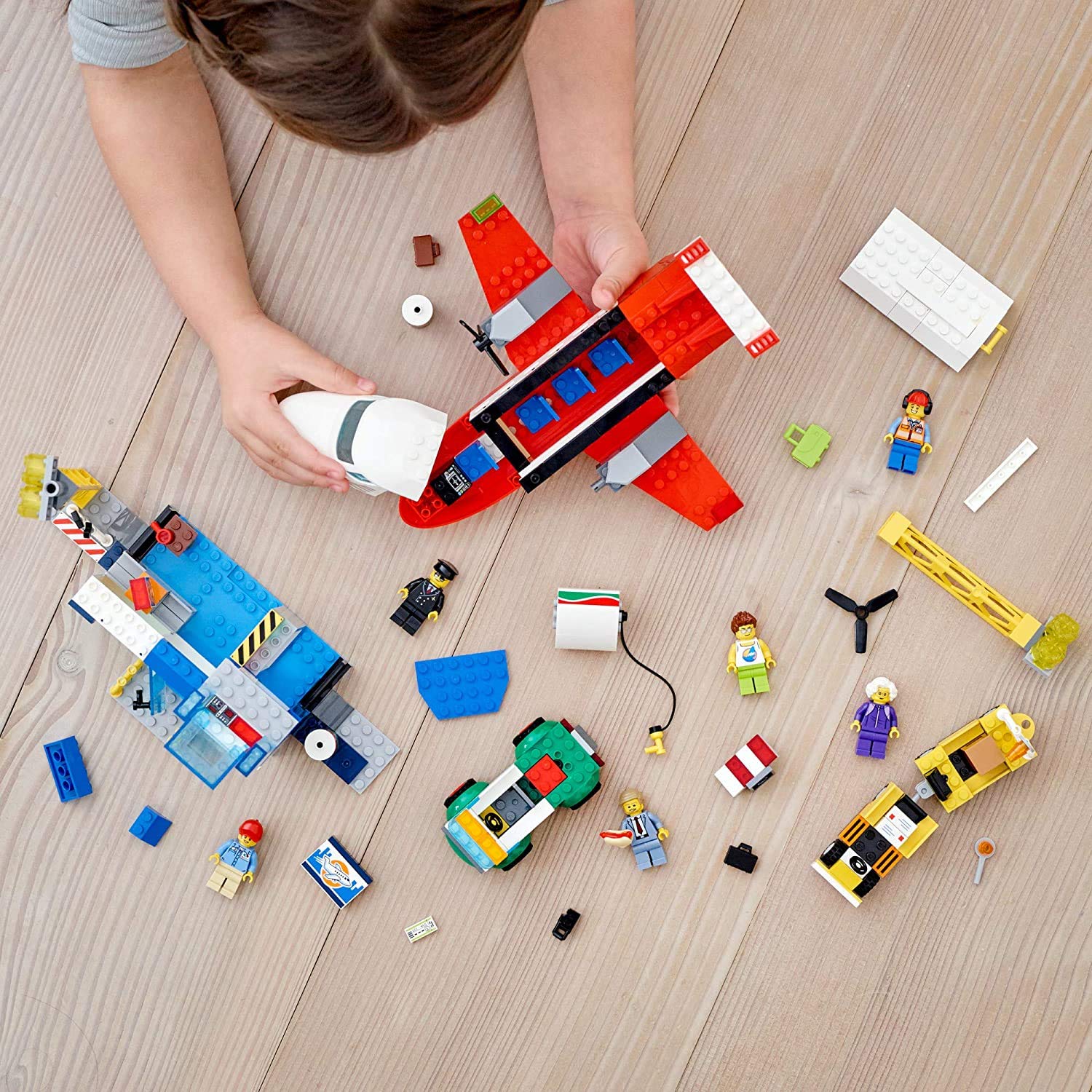 LEGO City Central Airport 60261 Building Set with Passenger Plane, Airport Terminal, Fuel Truck & 6 Minifigures – 286 Piece Construction Toy for Kids | Creative Play, Birthday Gift & STEM Learning Activity