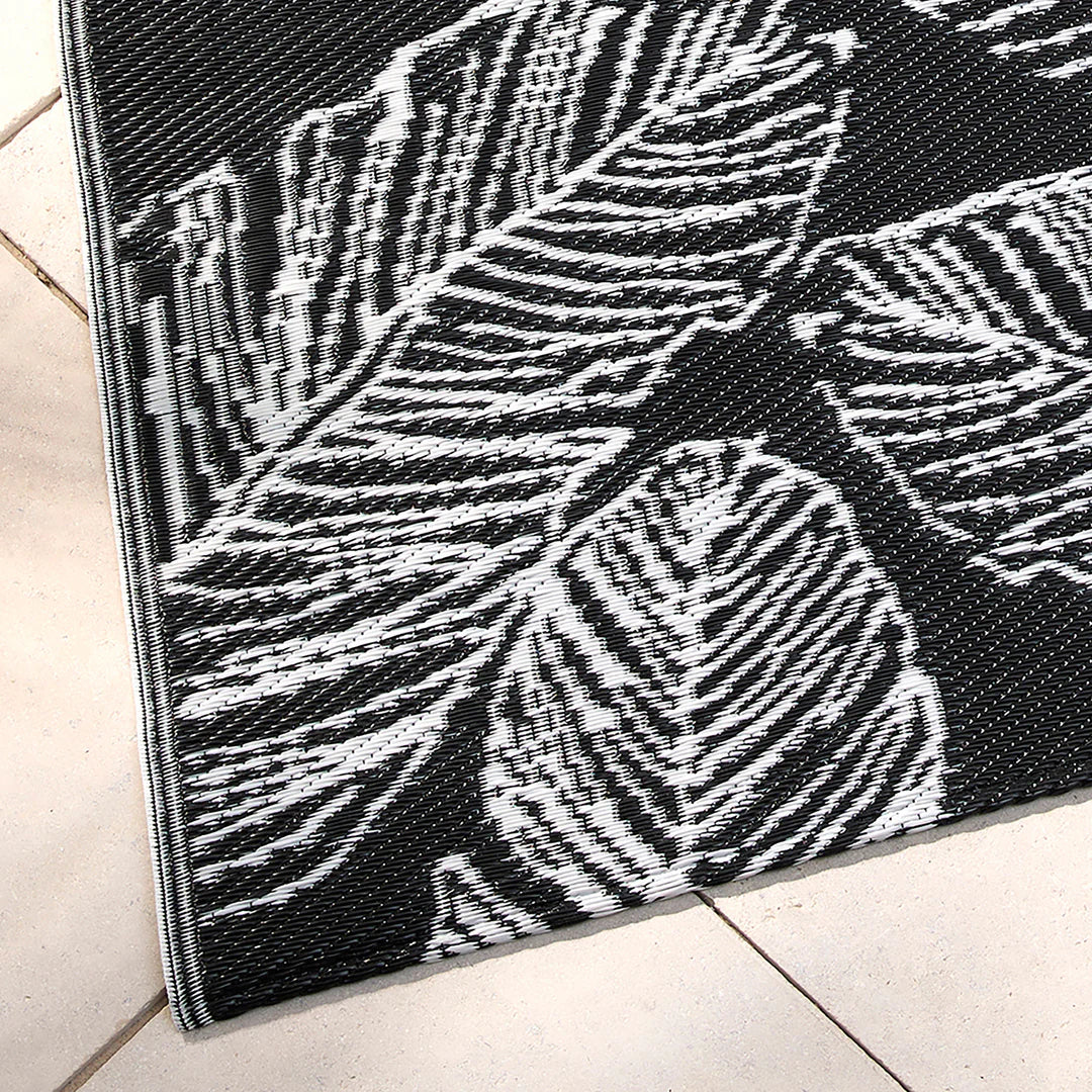 Fusion Matteo Outdoor Rug - Waterproof & Durable Black Patio Carpet for Deck, Poolside, Garden - Perfect for Backyard, Balcony & Outdoor Decor