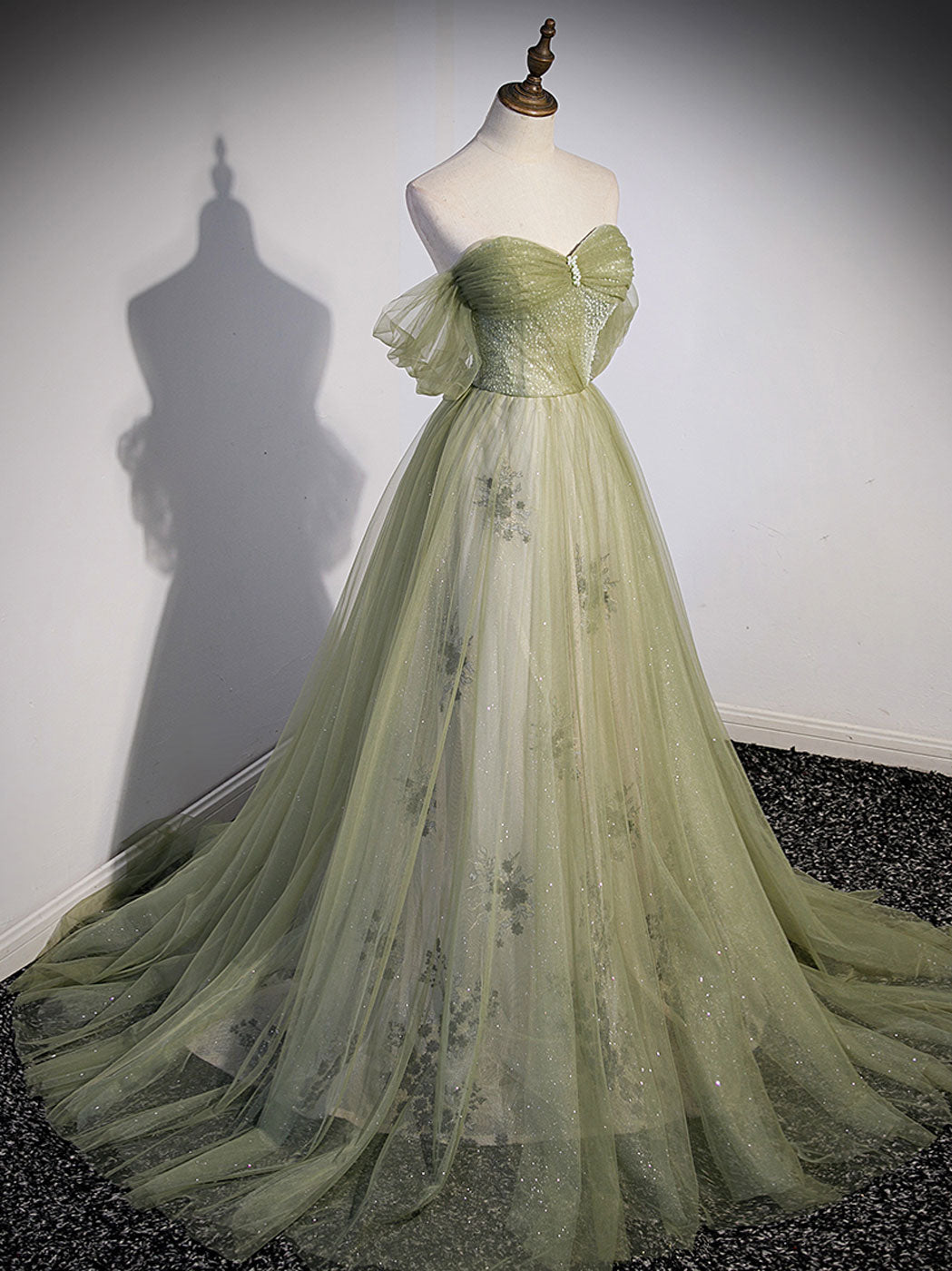 Elegant A-Line Green Tulle Long Prom Dress for Women - Perfect for Homecoming, Evening Gala & Formal Events