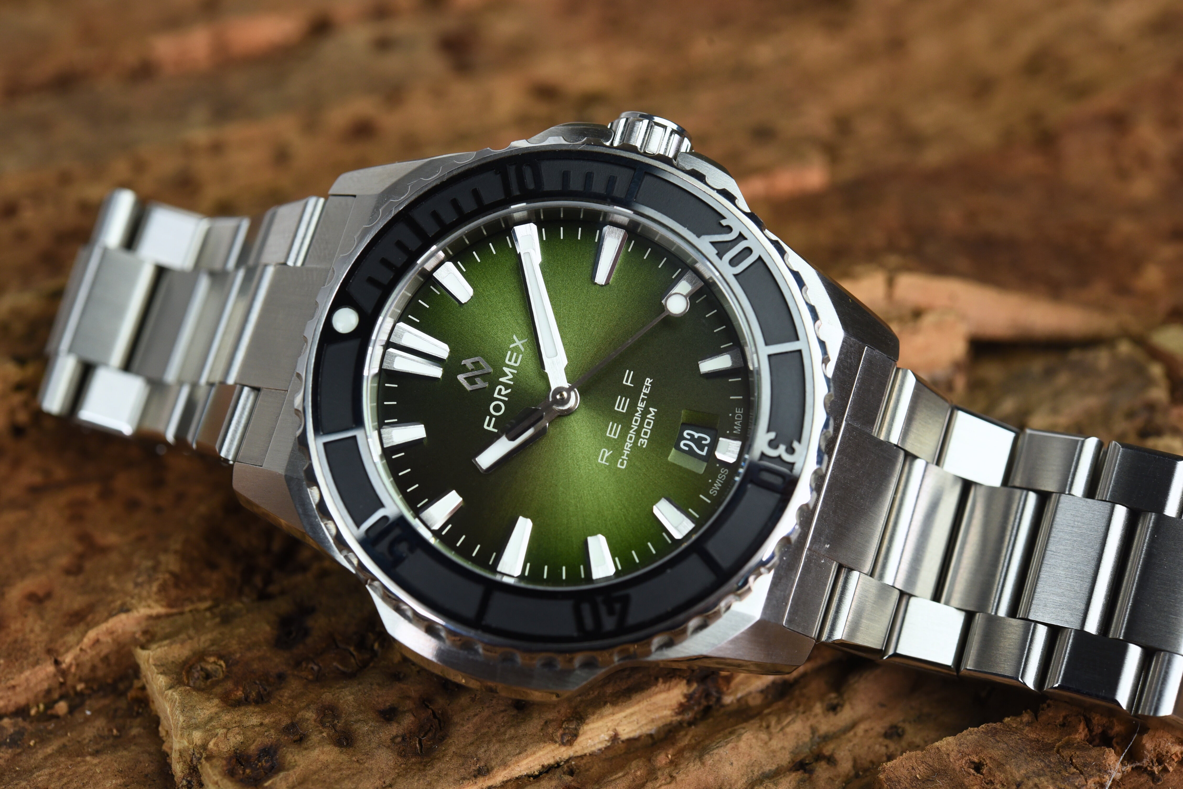 Formex REEF 39.5mm Automatic Chronometer Men's Watch - 300m Water Resistant, Green Dial, Swiss Movement (Pre-Owned) | Diving, Swimming & Luxury Everyday Wear