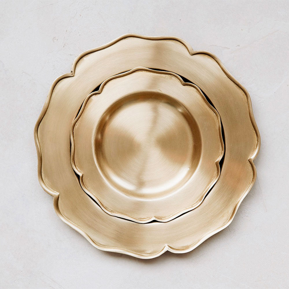 Elegant Petal Brass Tray - Large Decorative Serving Tray for Home Decor, Jewelry Display & Gift Giving - Perfect for Dining Table Centerpiece, Bathroom Organizer or Wedding Decor