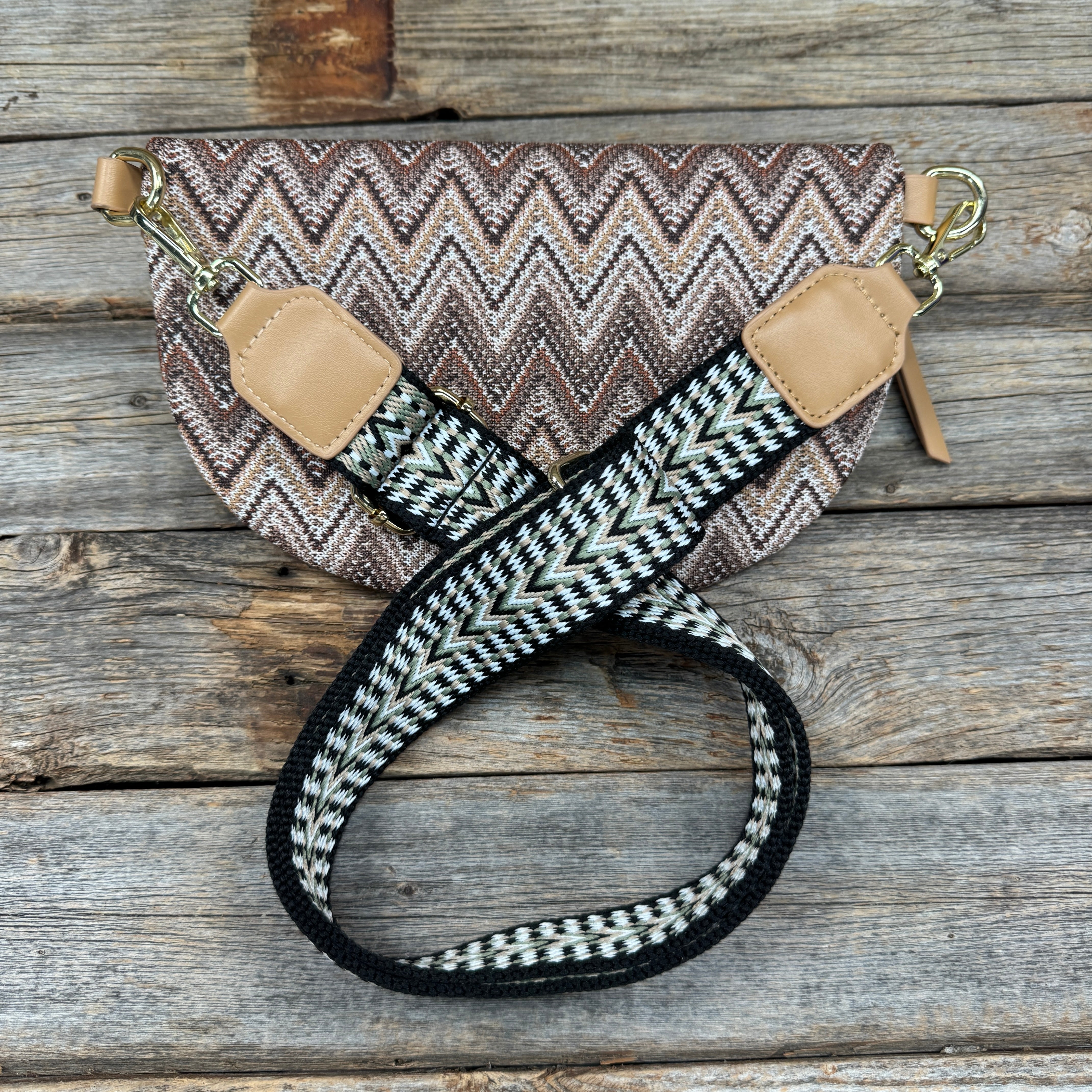 Stylish Multi-Colored Fanny Packs HP114 - Trendy Waist Bag for Travel, Hiking, and Everyday Use