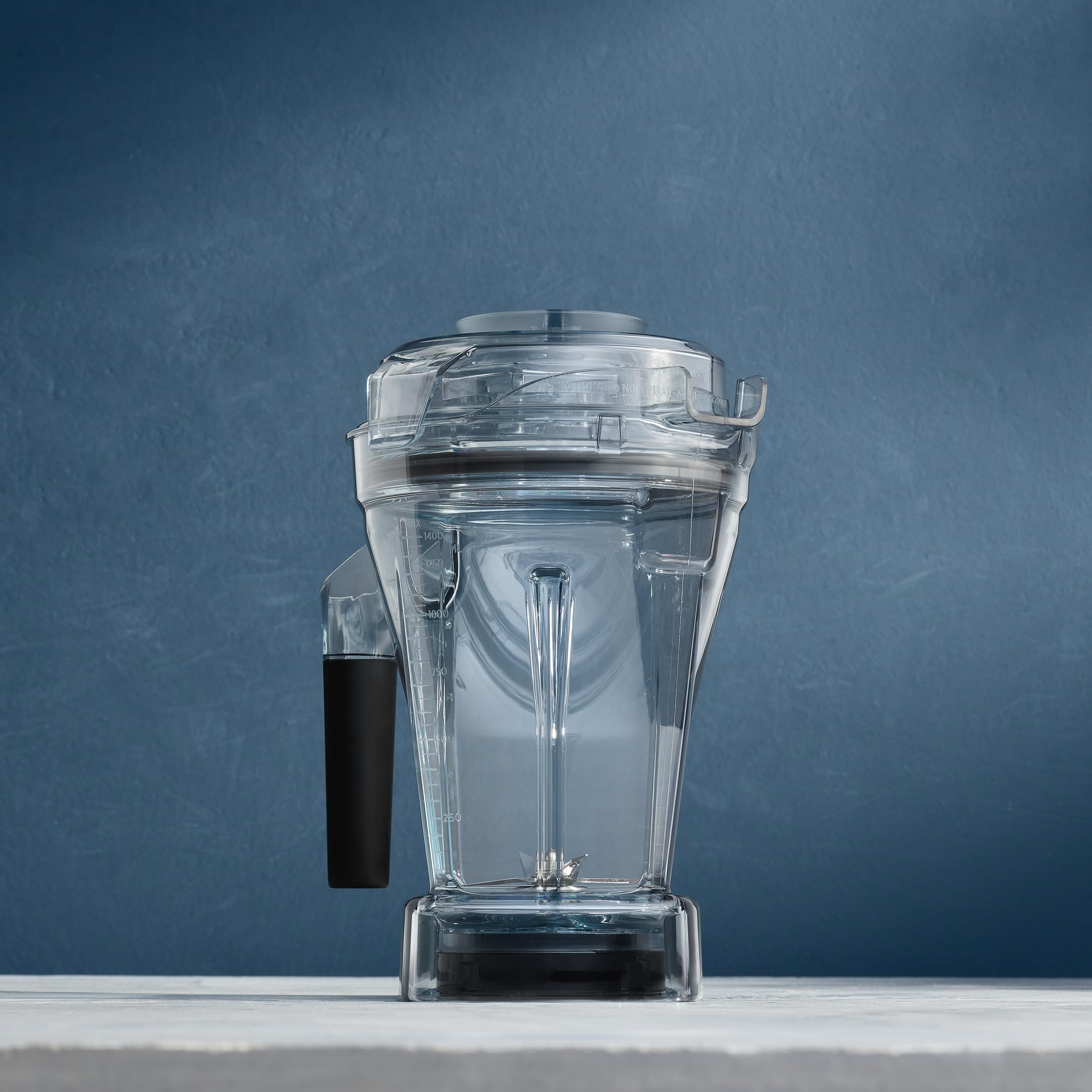 Vitamix 063852 Ascent Series 48 oz Blender Container - BPA-Free Clear Jar for Smoothies, Soups & Nut Butters - Perfect for Home Kitchens & Commercial Use