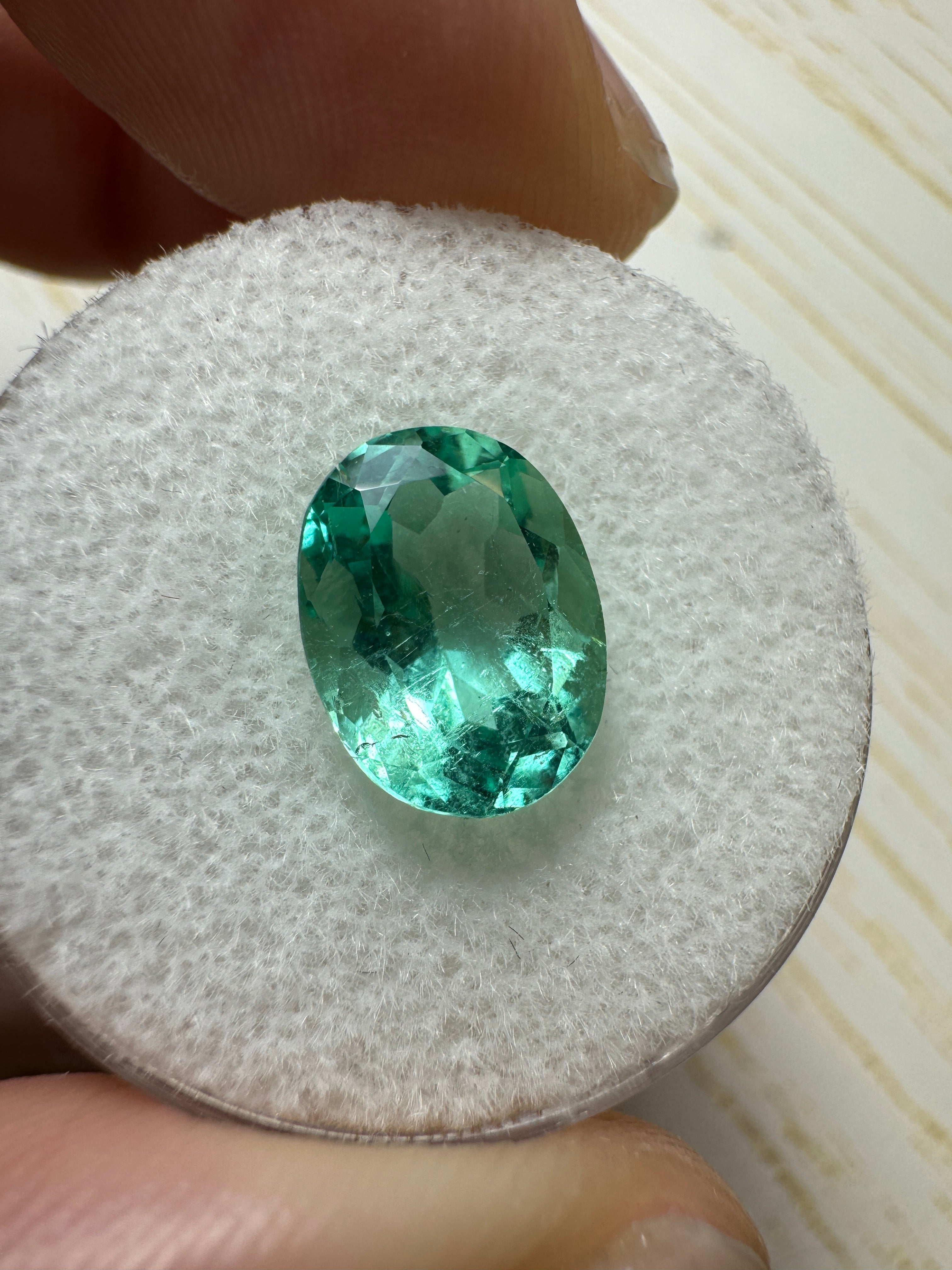 2.81 Carat VVS Seafoam Green Loose Colombian Emerald Oval Cut Gemstone - Perfect for Engagement Rings, Fine Jewelry & Collector's Pieces