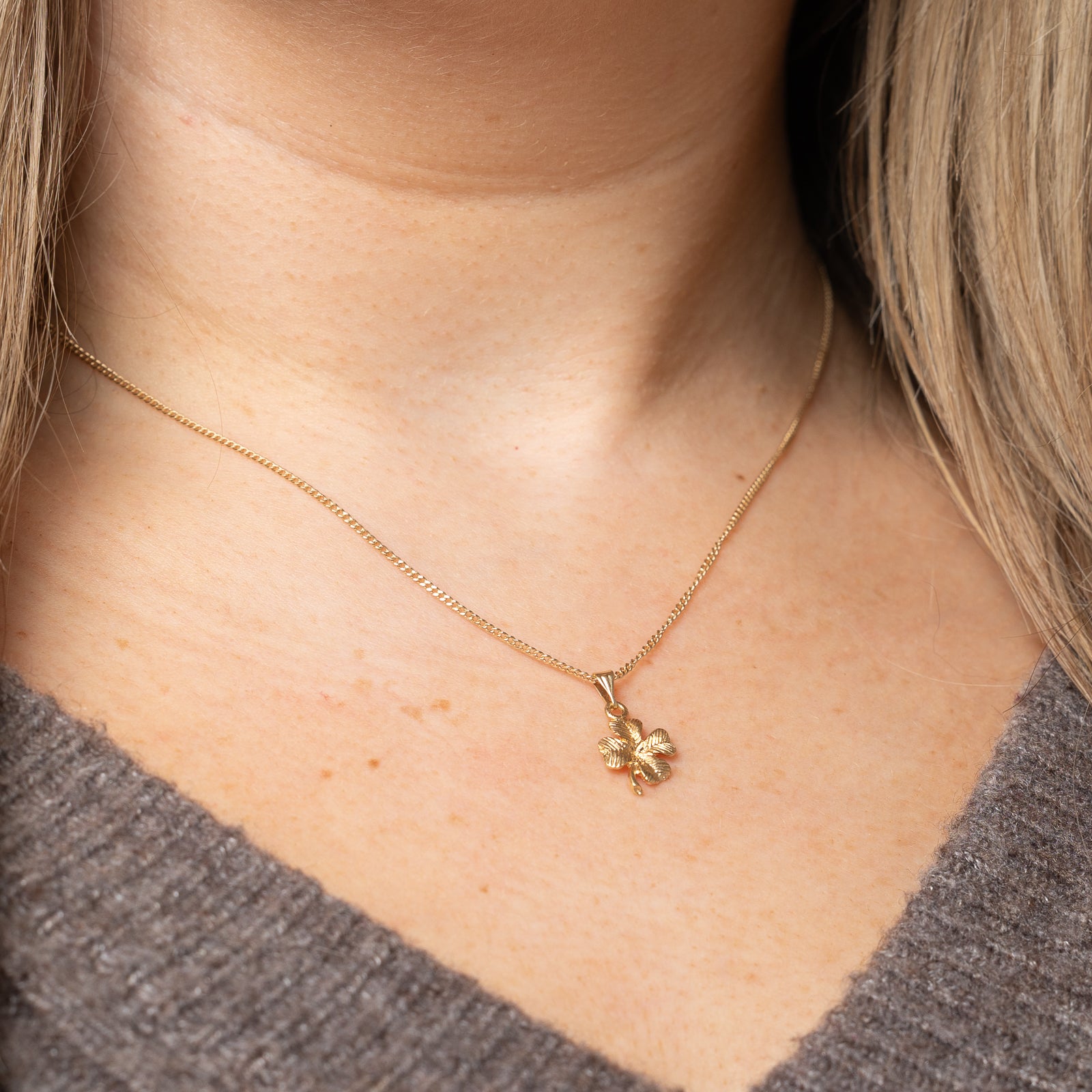 10K Yellow Gold Clover Pendant Necklace for Women - Lucky Four Leaf Clover Charm Jewelry Gift for Birthday, Anniversary & St. Patrick's Day | Perfect for Everyday Wear, Special Occasions & Irish-Themed Events
