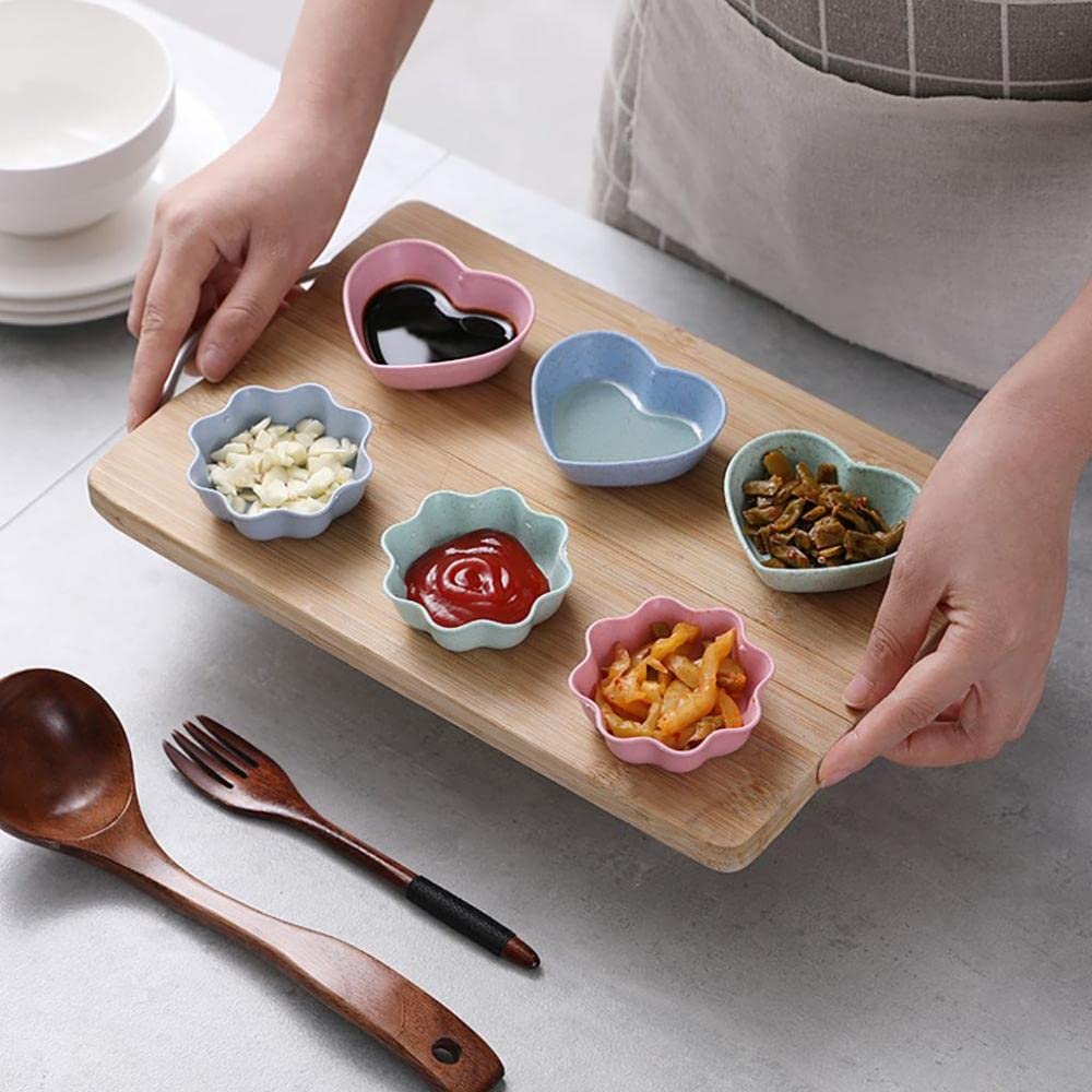 Mini Heart-Shaped Condiment Bowls - Small Sauce Dishes for Seasoning, Tasting & Dipping - Perfect for Appetizers, Sushi, Salads & Party Snacks (Green, Ceramic)