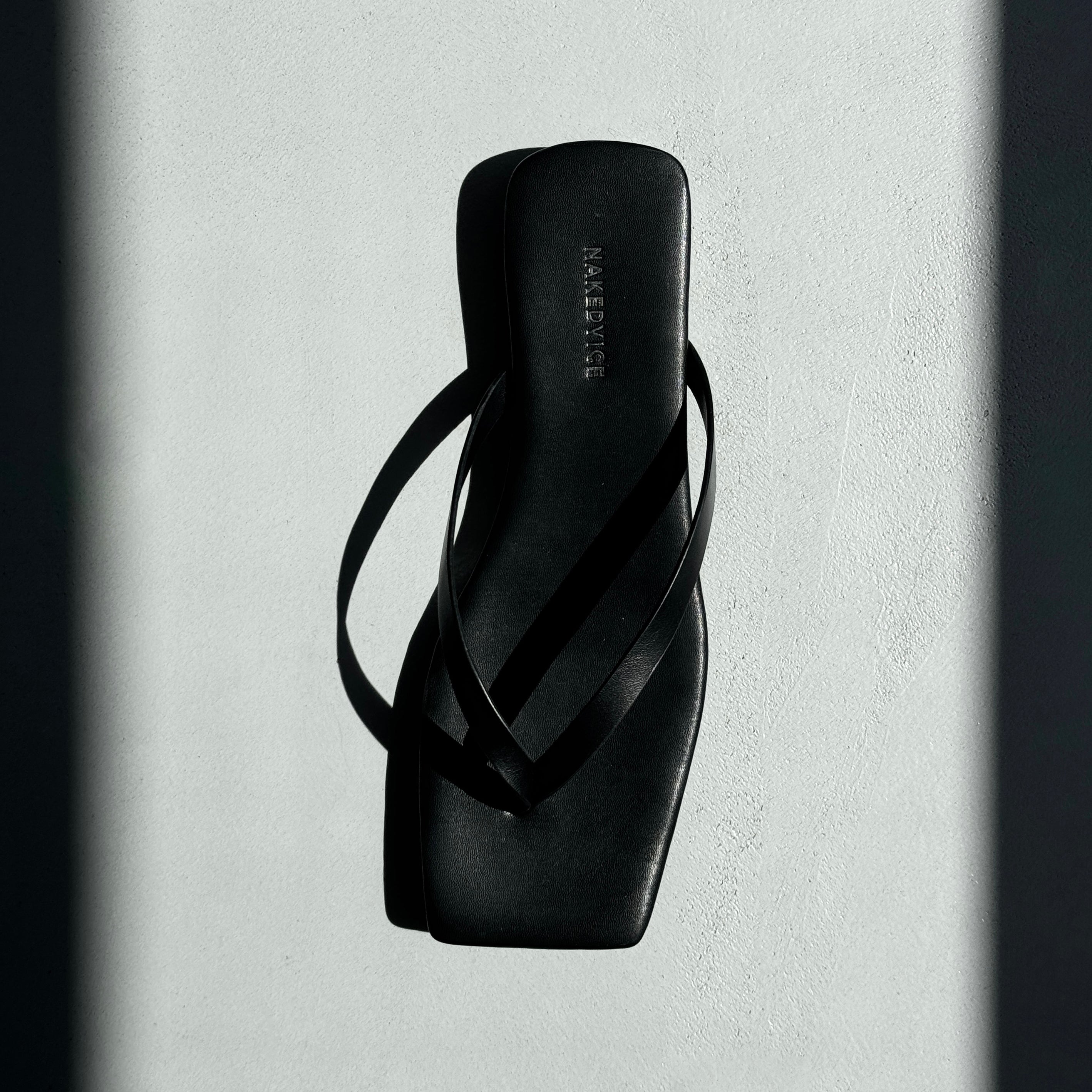 The Isola Black Thong - Seamless Comfort for Everyday Wear | Perfect for Yoga, Workouts & Lounge