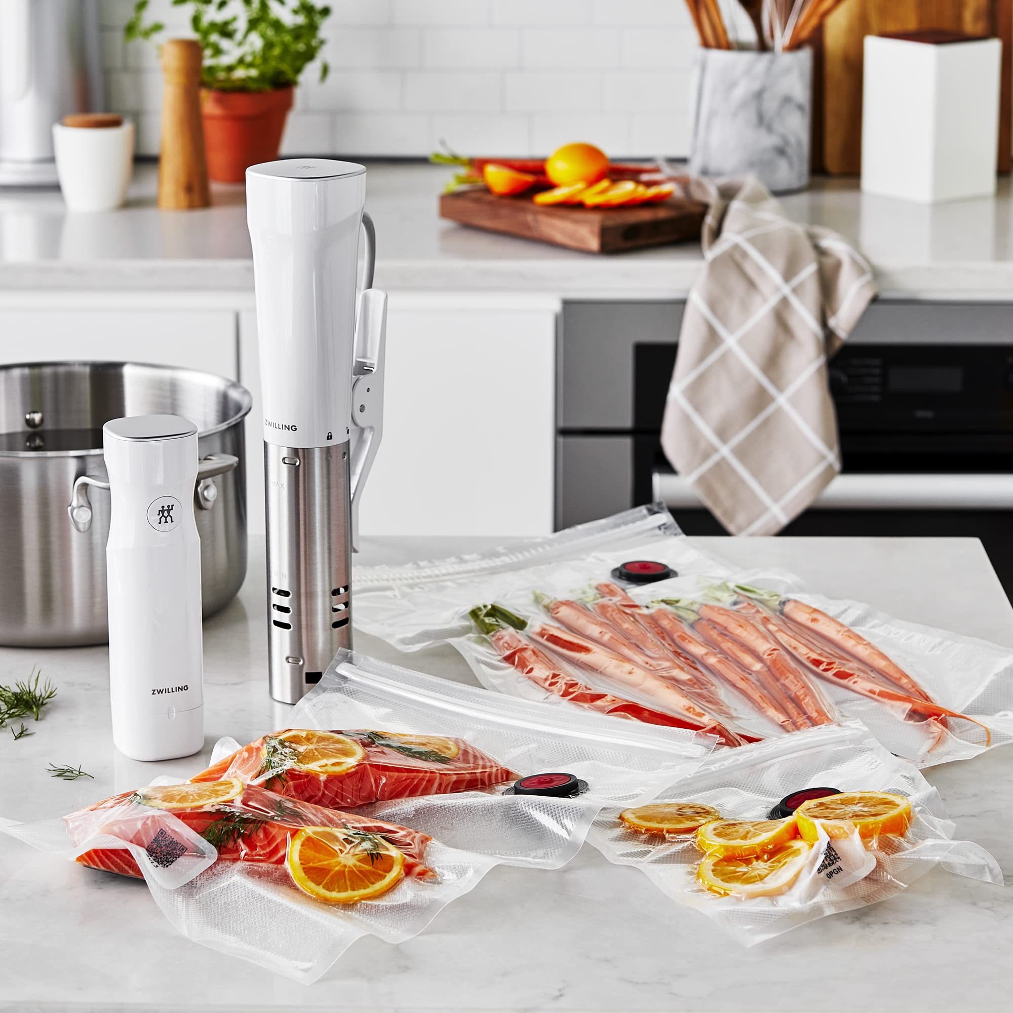 ZWILLING Enfinigy Precision Sous Vide Cooker Machine for Perfectly Cooked Meals - Silver | Ideal for Home Chefs, Steak Lovers & Meal Prep Enthusiasts