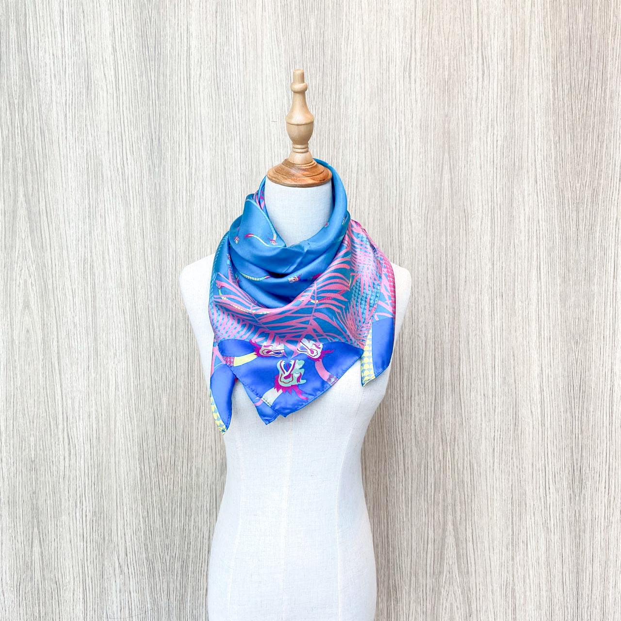 Exquisite Singapore Water Silk Scarf with Dragon Design - Elegant Fashion Accessory for Women, Perfect for Parties, Weddings & Special Occasions