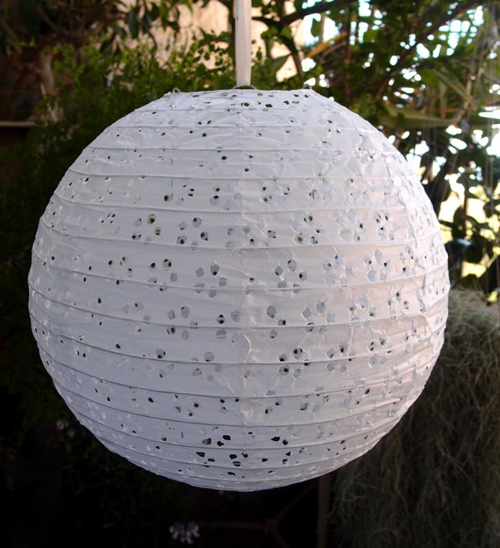 20-Pack White Round Eyelet Lace Paper Lanterns for Wedding Decorations, Party Supplies & Home Decor - Elegant Hanging Lighting for Indoor/Outdoor Events
