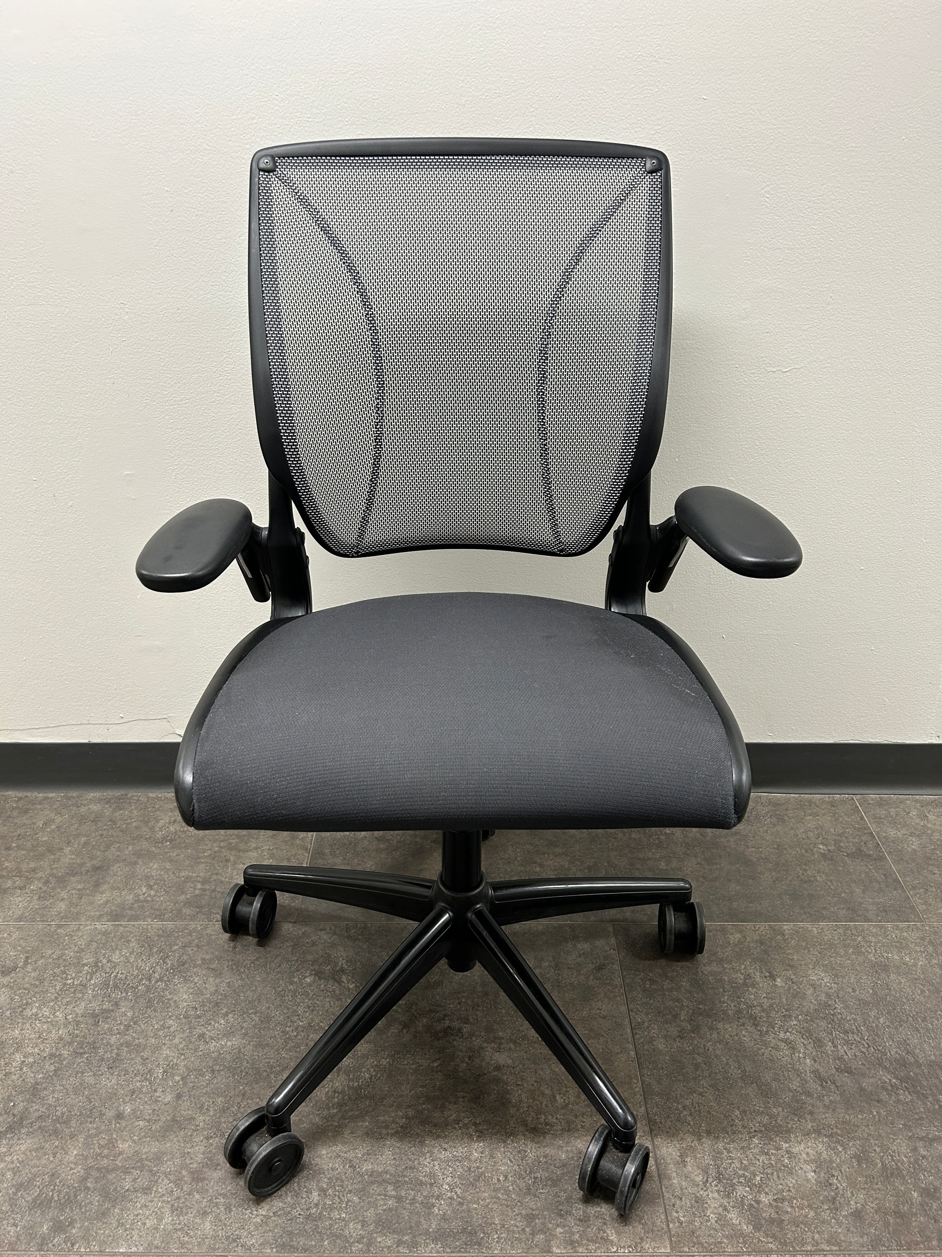 Humanscale Diffrient Ergonomic Office Chair - Refurbished & Certified - Perfect for Home Office, Workspace & Executive Desks