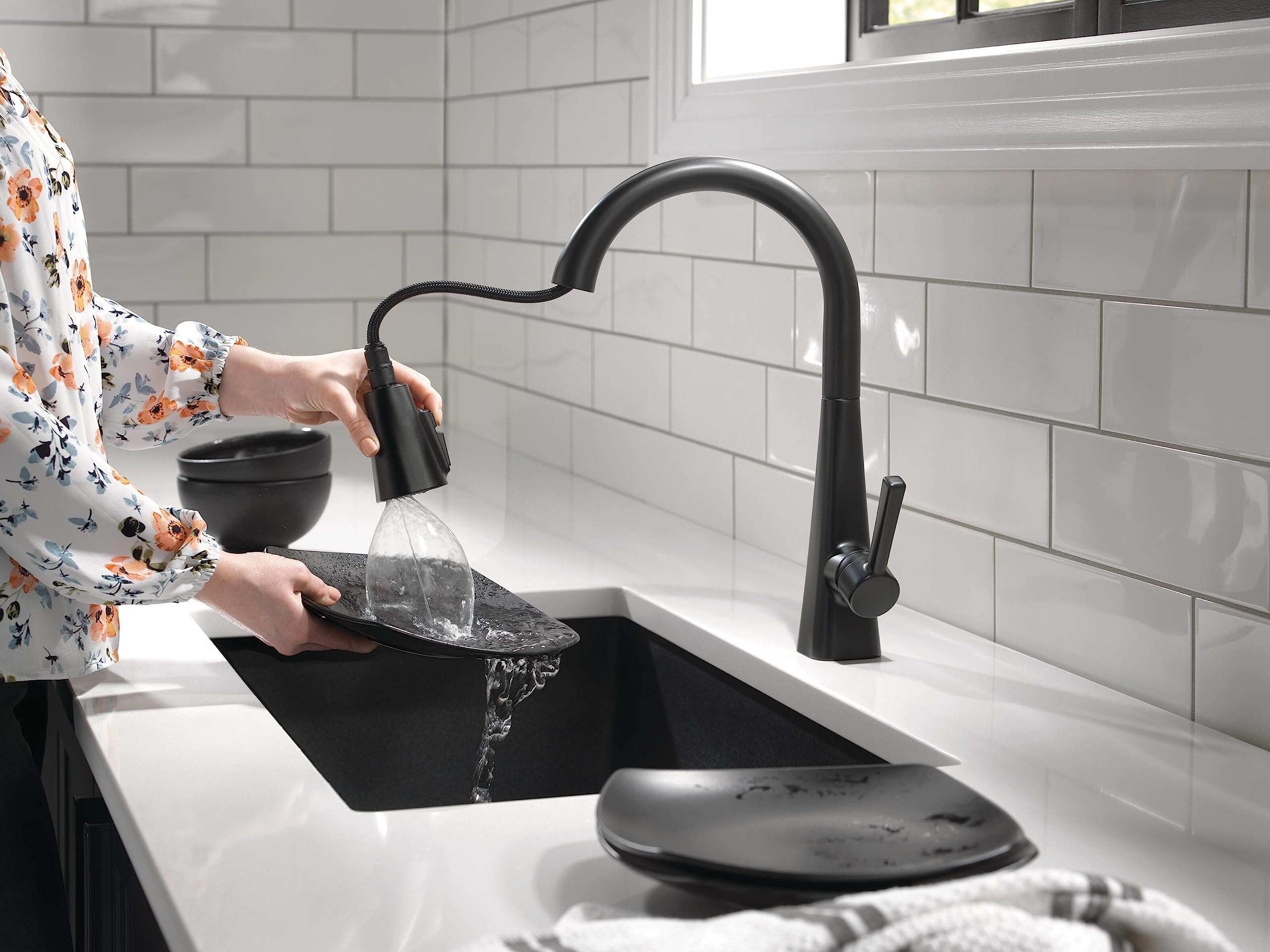 Delta 19802Z-BL-DST Matte Black Lenta Pull Down Kitchen Faucet with Magnetic Docking Spray Head & Soap Dispenser - Modern Kitchen Sink Faucet for Easy Dishwashing & Food Prep