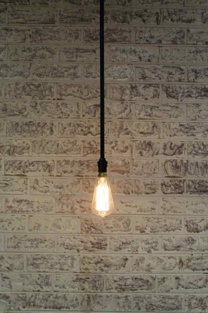 B22 Lamp Holder - E26/E27 Base Bare Pole Pendant Light Fixture for Ceiling, Chandelier, and DIY Lighting Projects | Vintage Industrial Style