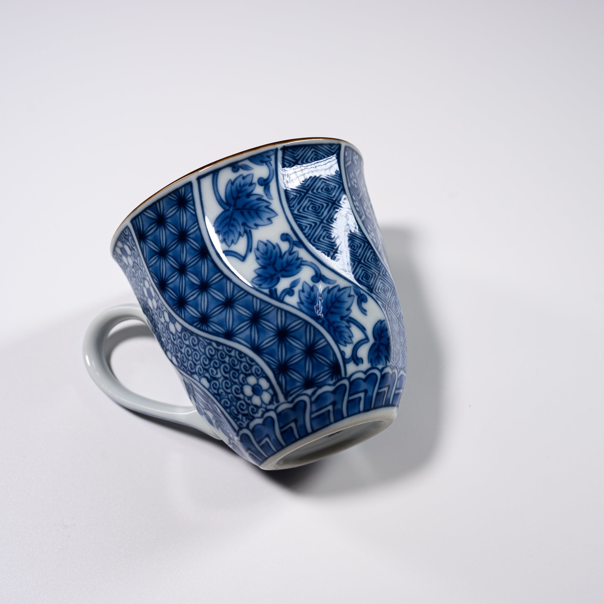 Traditional Japanese Mino Ware Sometsuke Blue and White Ceramic Mug - 330ml (11oz) Handcrafted Tea & Coffee Cup - Perfect for Home, Office, or Gift Giving