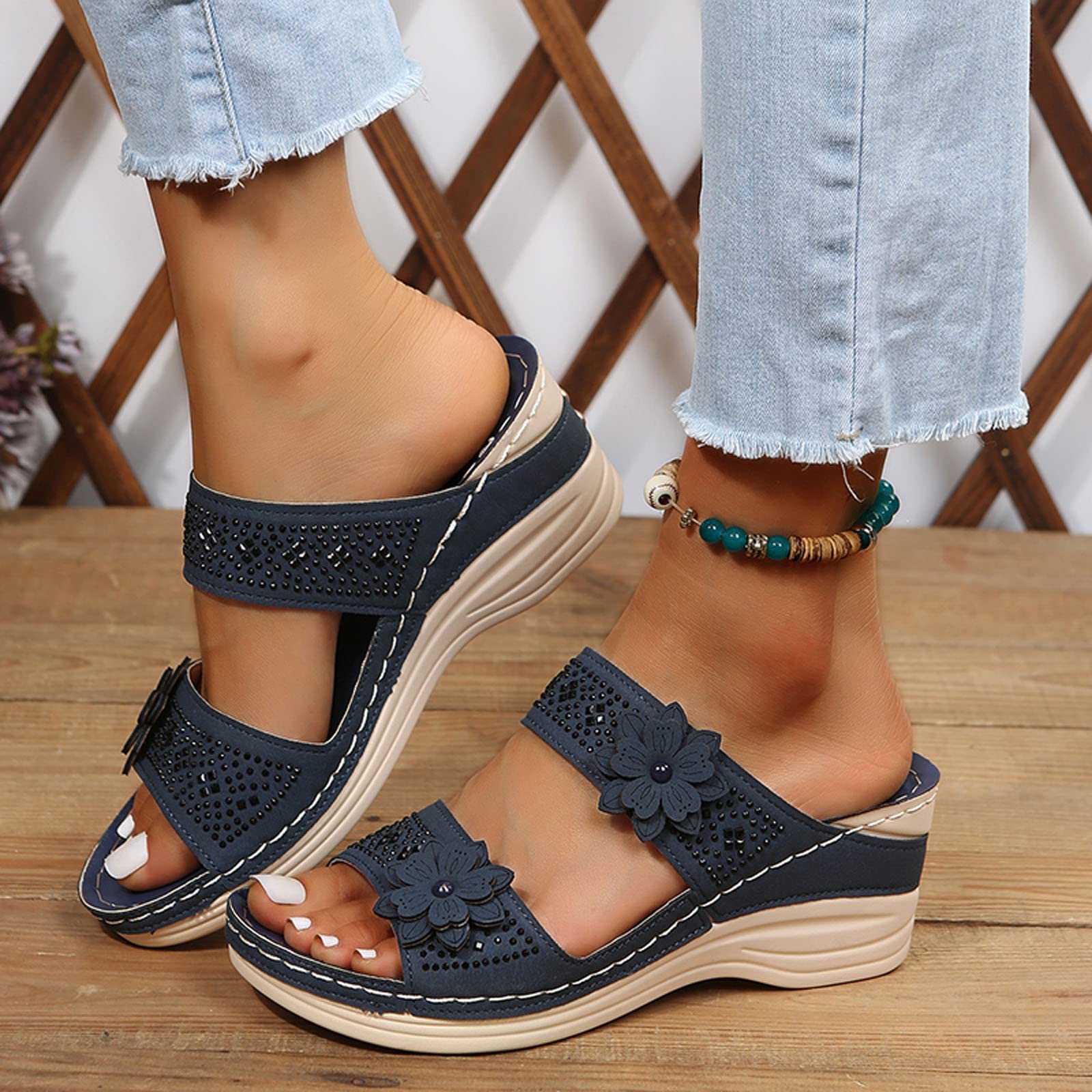 WILLBEST Women's Orthopedic Leather Flip Flops - Comfortable Summer Sandals with Arch Support for Beach, Pool & Casual Wear - Black Sporty Flat Sandals for Women