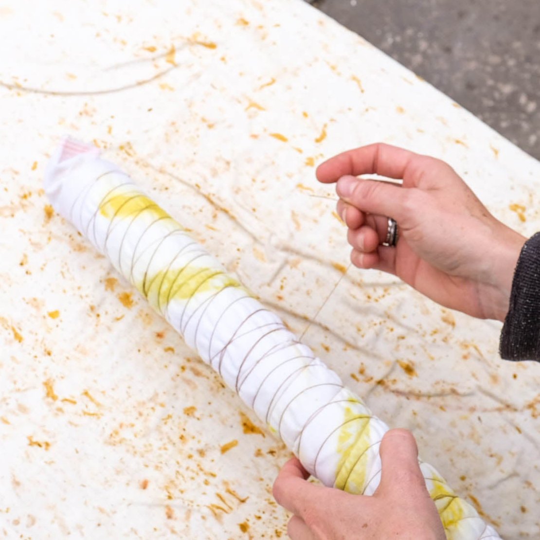 Natural Eco Printing on Cotton & Linen Fabric - DIY Botanical Dyeing Guide for Sustainable Textiles | Perfect for Home Decor, Fashion Design & Eco-Friendly Crafts