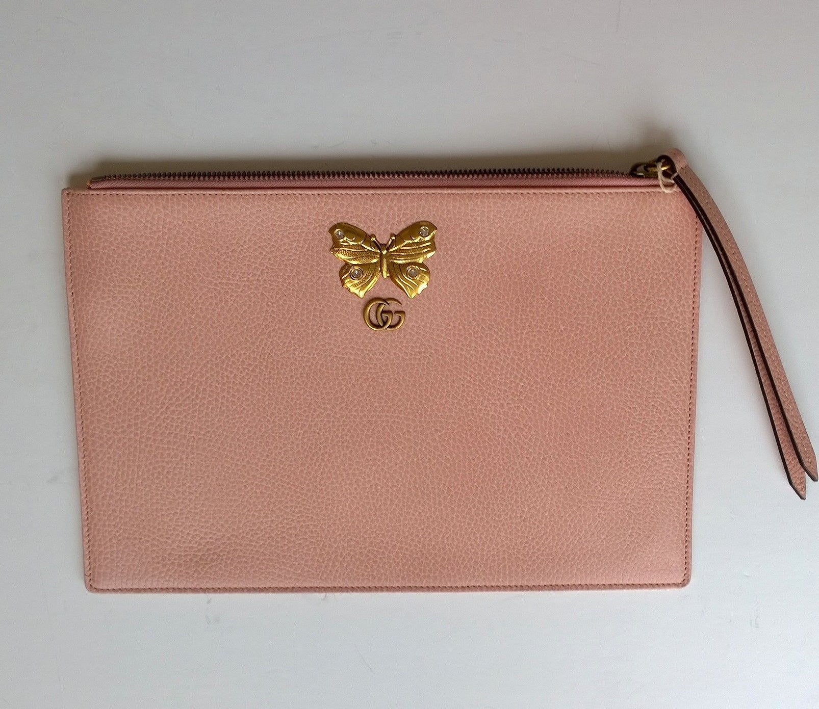 Gucci GG Logo Butterfly Shell Pink Leather Clutch Bag for Women - Elegant Evening Party & Wedding Accessory