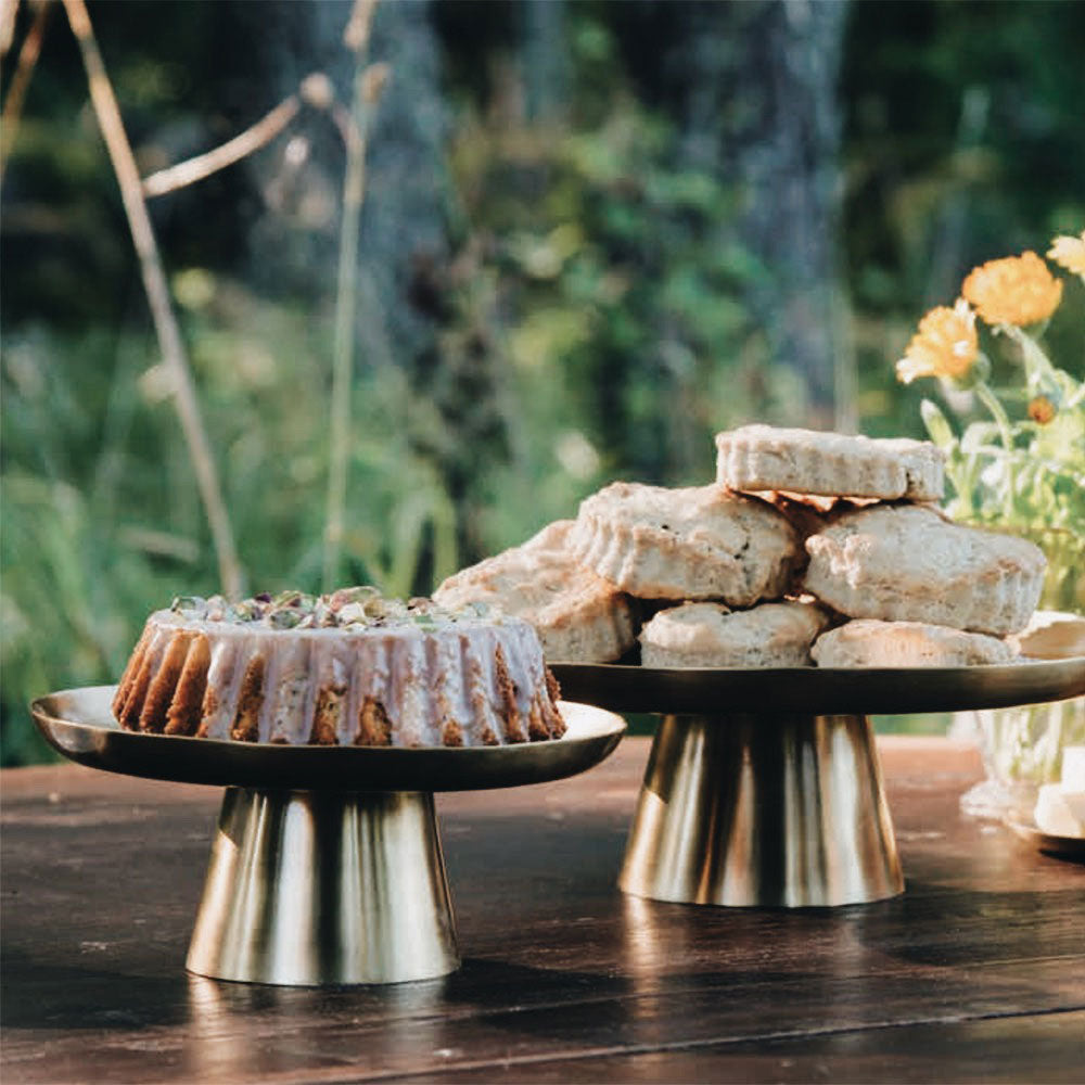 Elegant Small Brass Cake Stand for Desserts, Cupcakes & Pastries - Perfect for Weddings, Parties & Home Decor