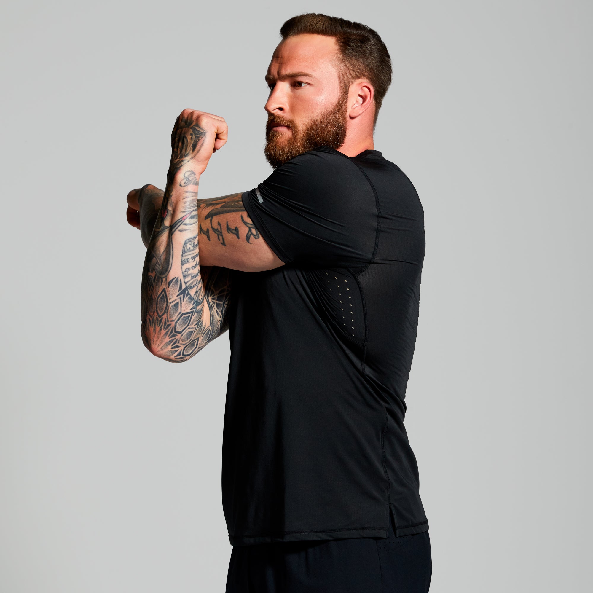 Men's Endurance Workout Shirt - Breathable Quick-Dry Performance T-Shirt for Running & Gym (Black) - Ideal for Cross Training, Jogging & Fitness Activities