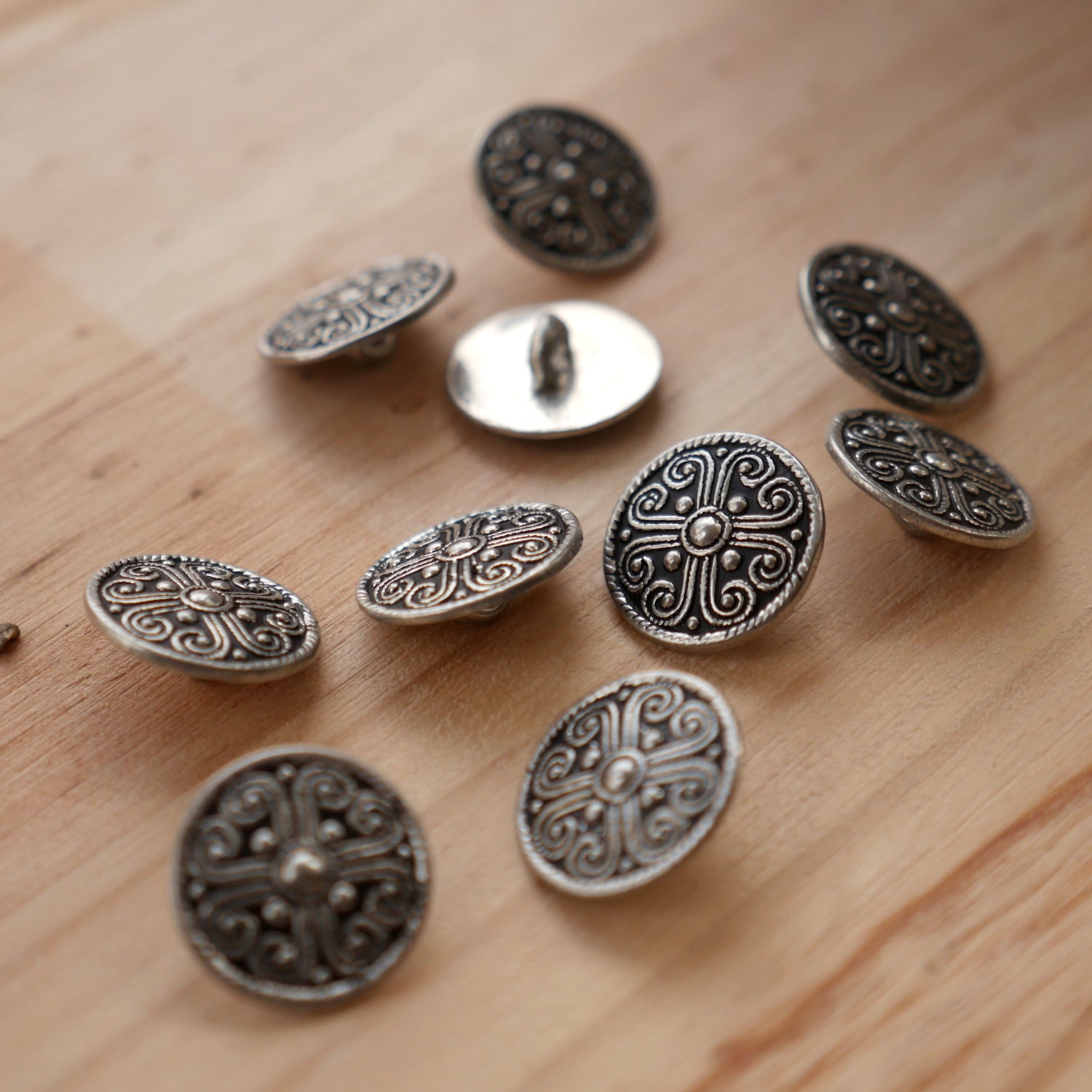 13/16 Inch Rope Cross Button - Decorative Wooden Buttons for DIY Crafts, Sewing, and Clothing Accessories - Perfect for Scrapbooking, Home Decor, and Fashion Design