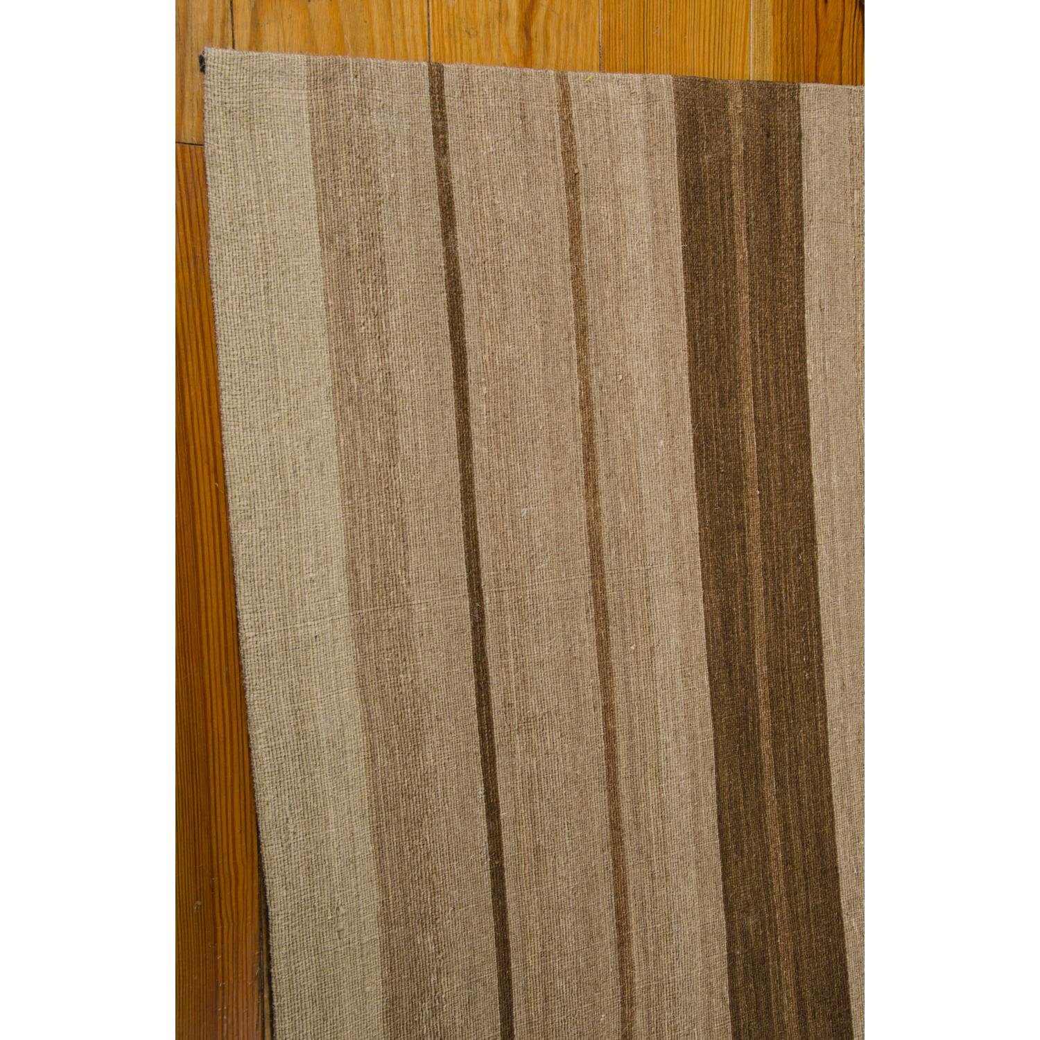 Kathy Ireland Home Griot Striped Clove 8' x 10'6